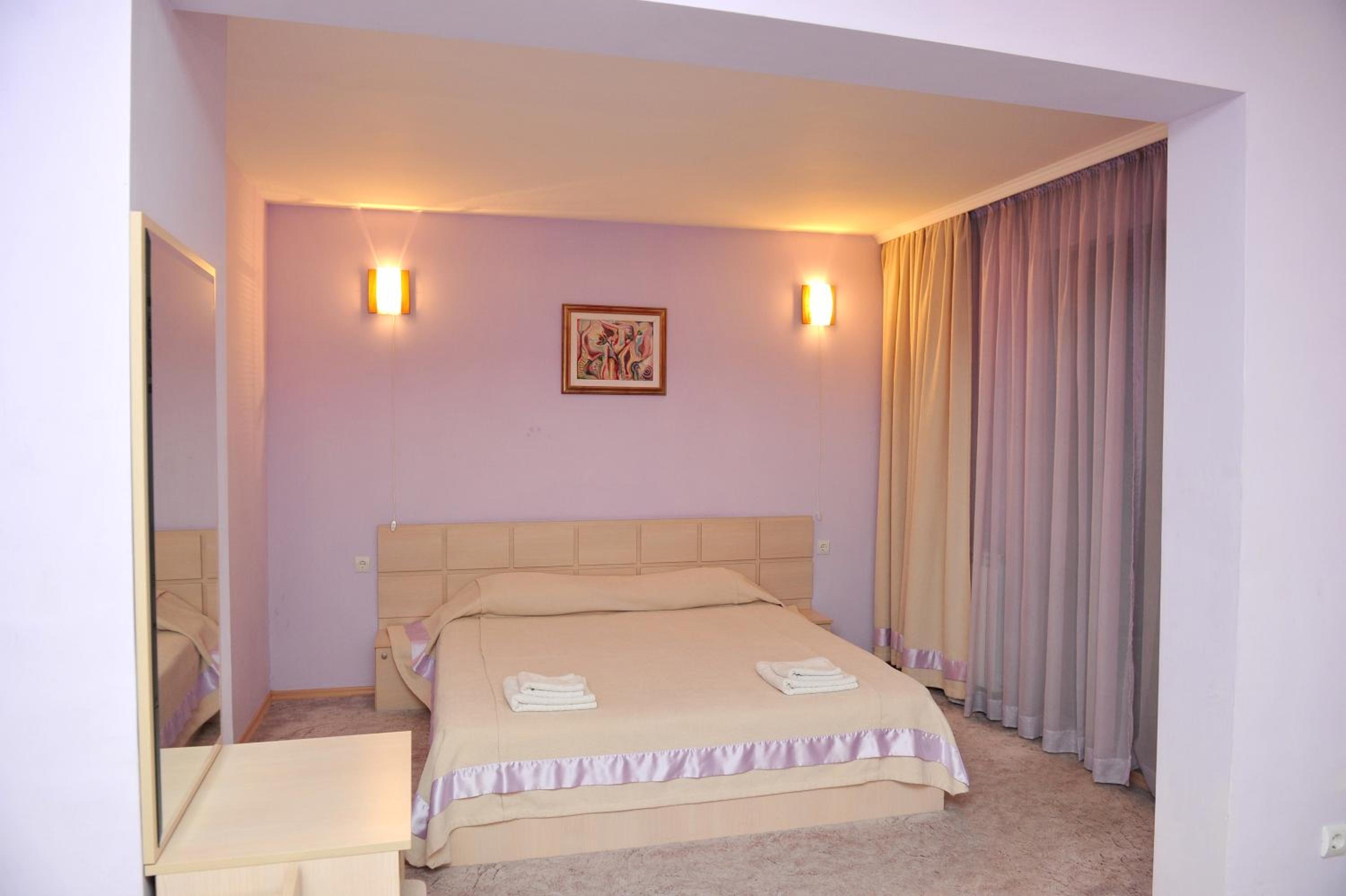 Junior Suite with Balcony - Photo 1