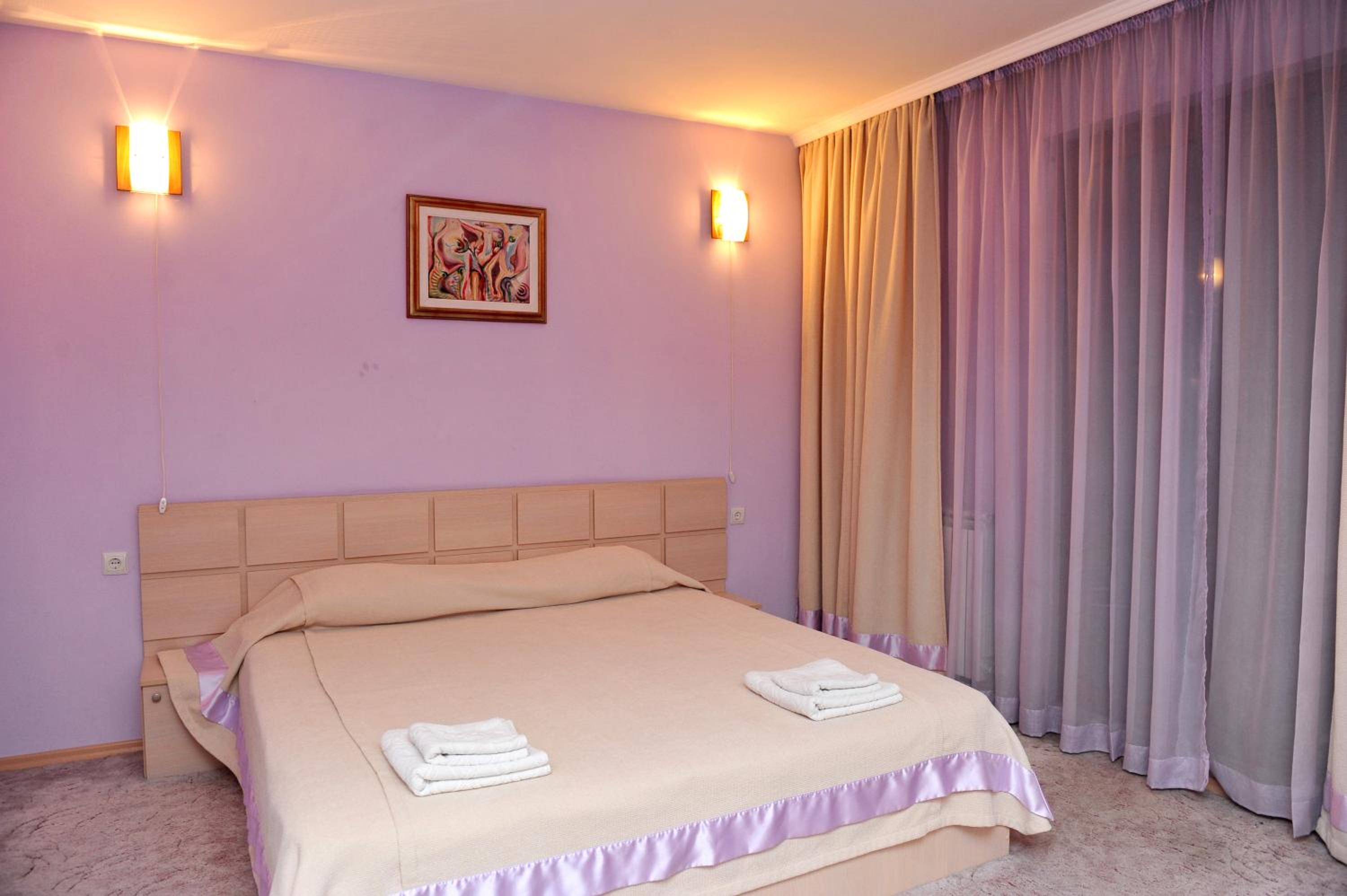 Junior Suite with Balcony - Photo 2