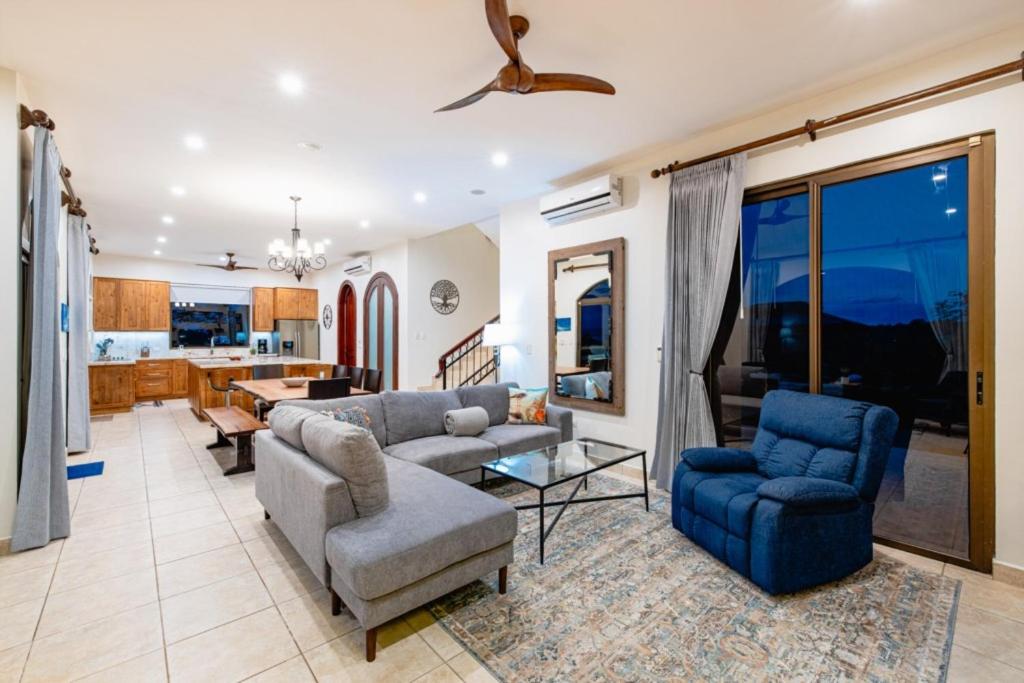 Six-Bedroom Holiday Home photo 1