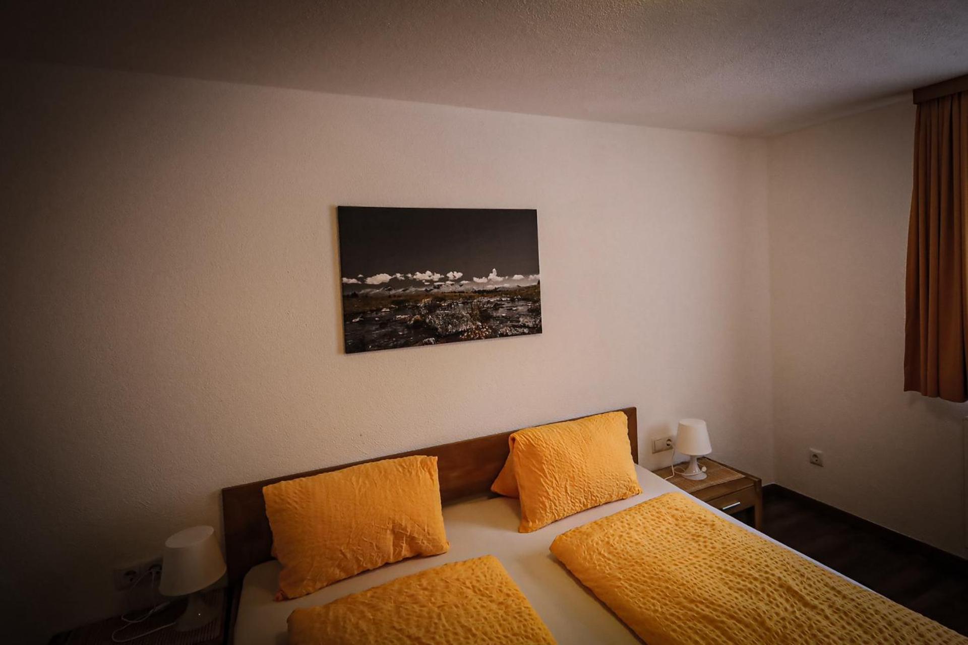 One-Bedroom Apartment with Kitchenette photo 1