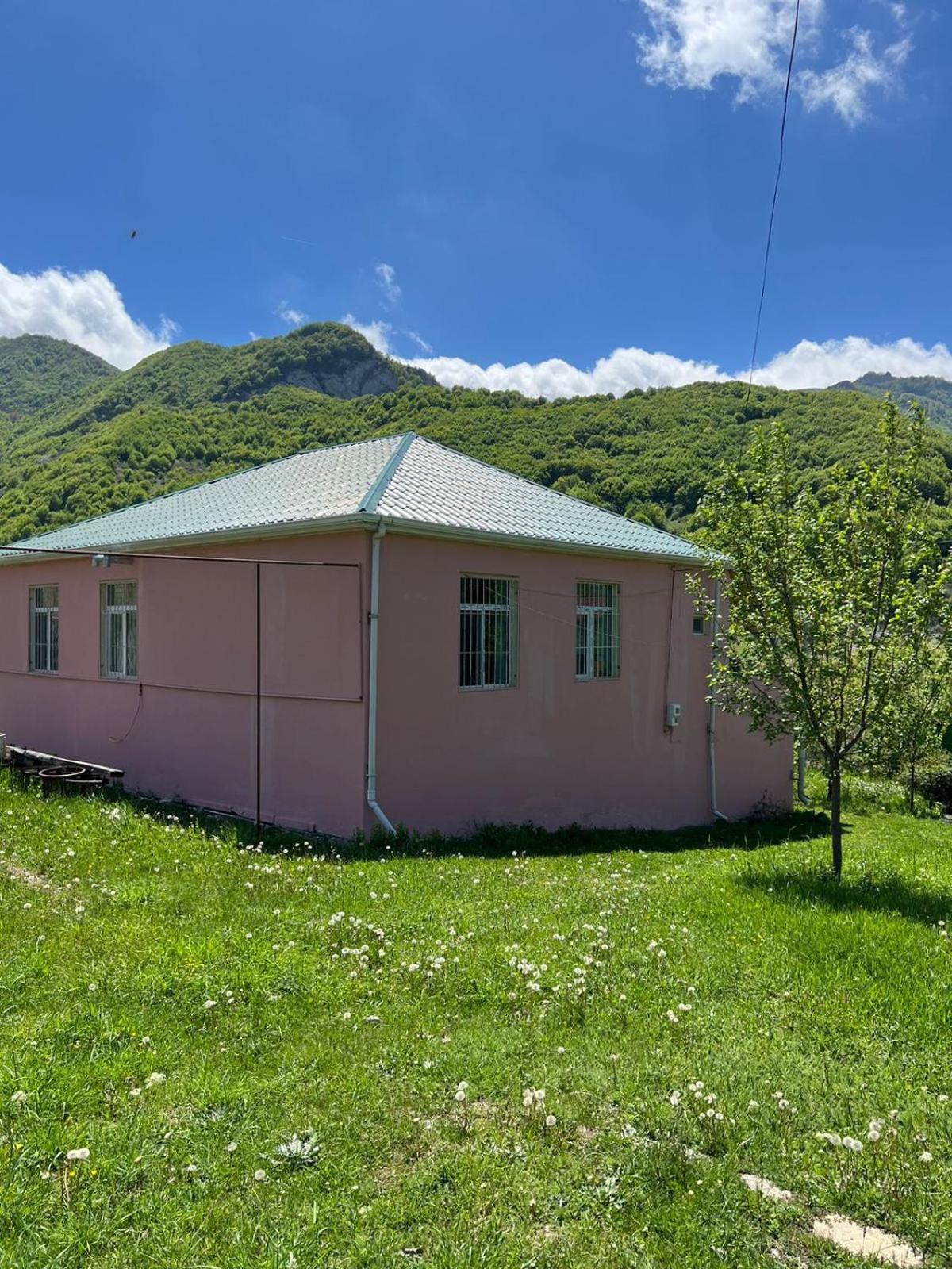 Apartment With Mountain View photo 2