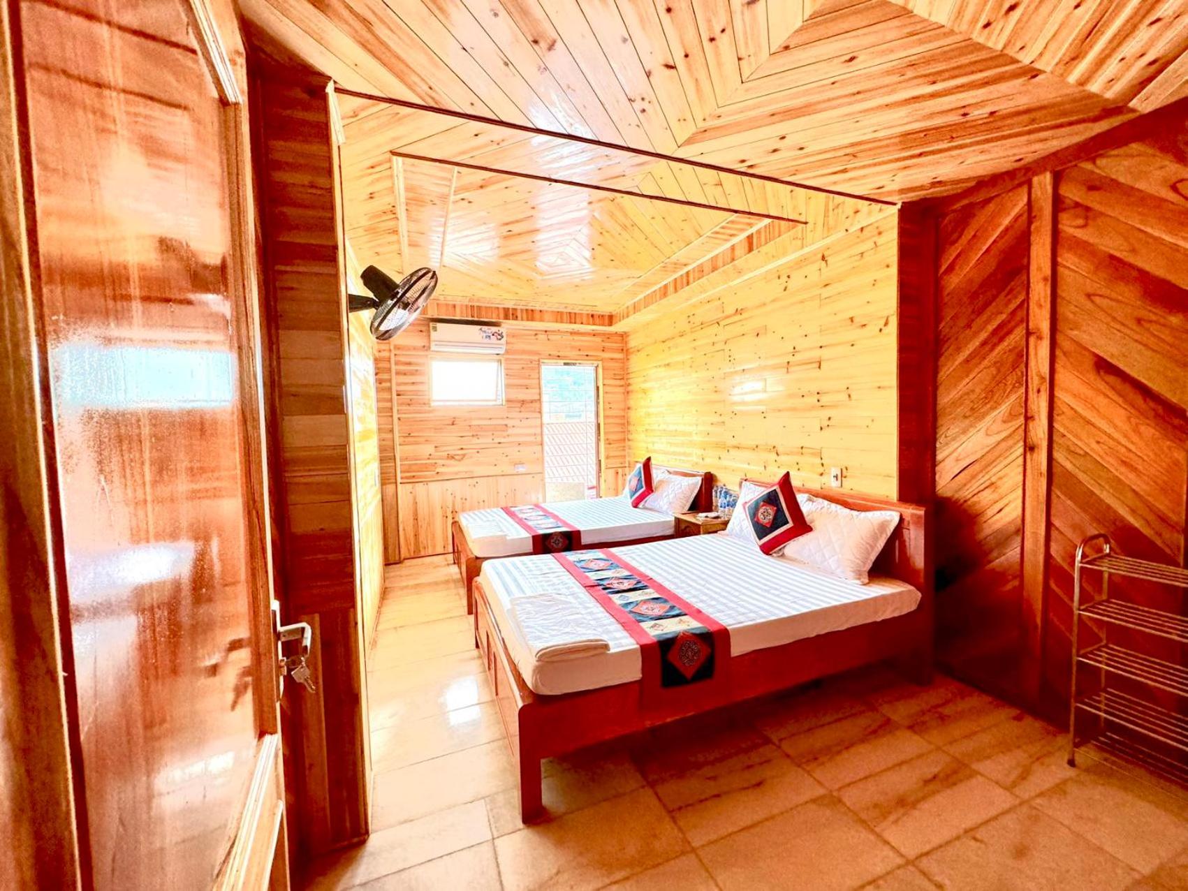 Twin Room With Lake View photo 2