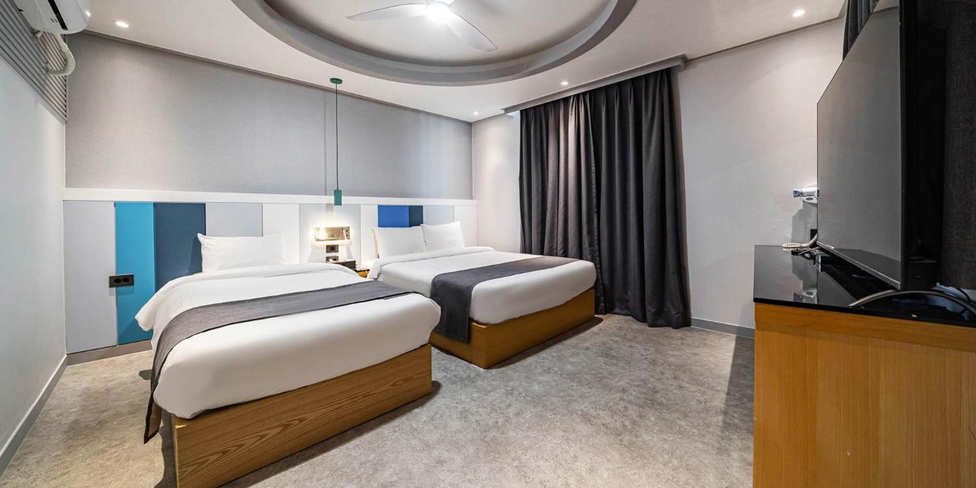 Family Twin room - Photo 4