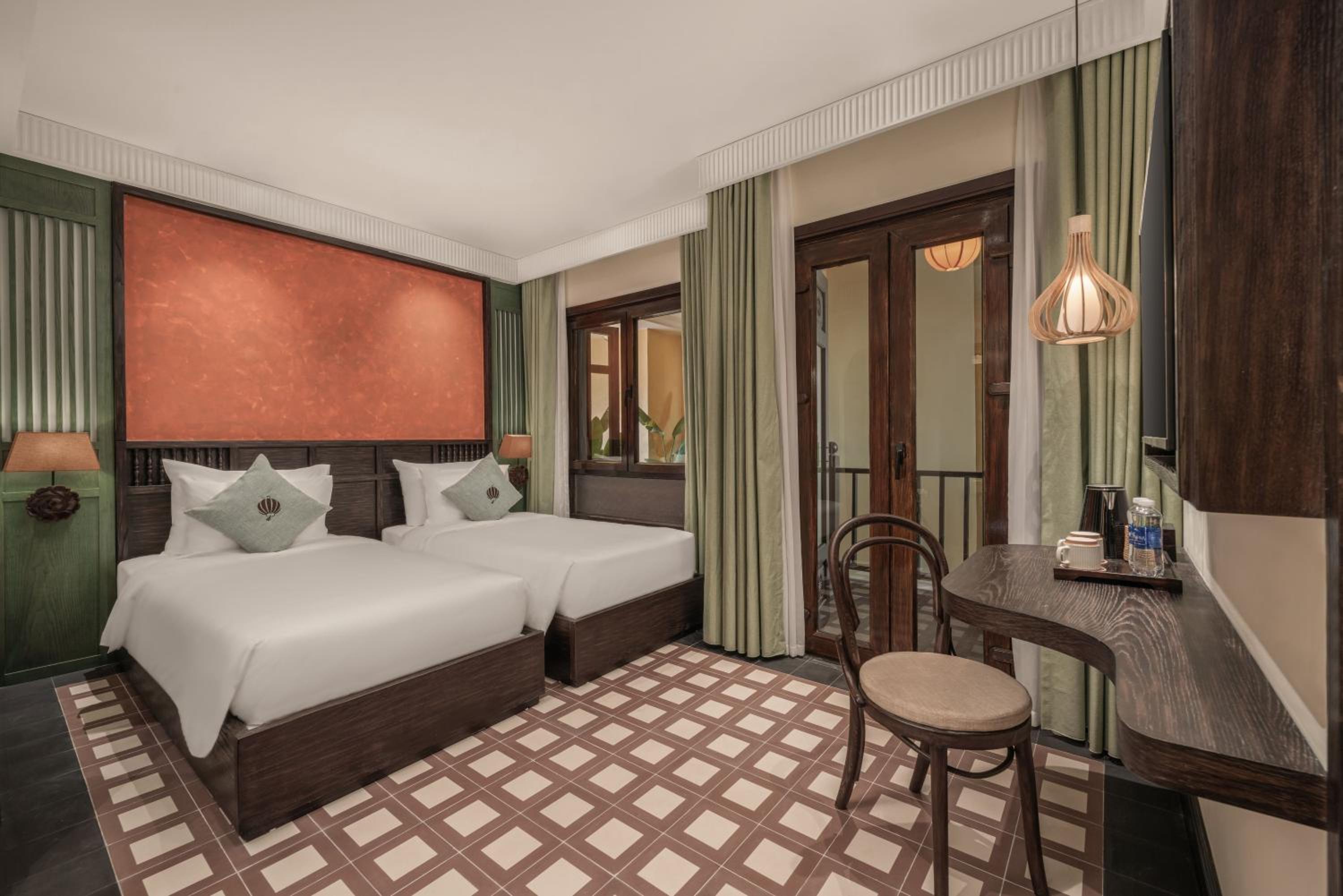 Signature Lantern Room - Photo 4