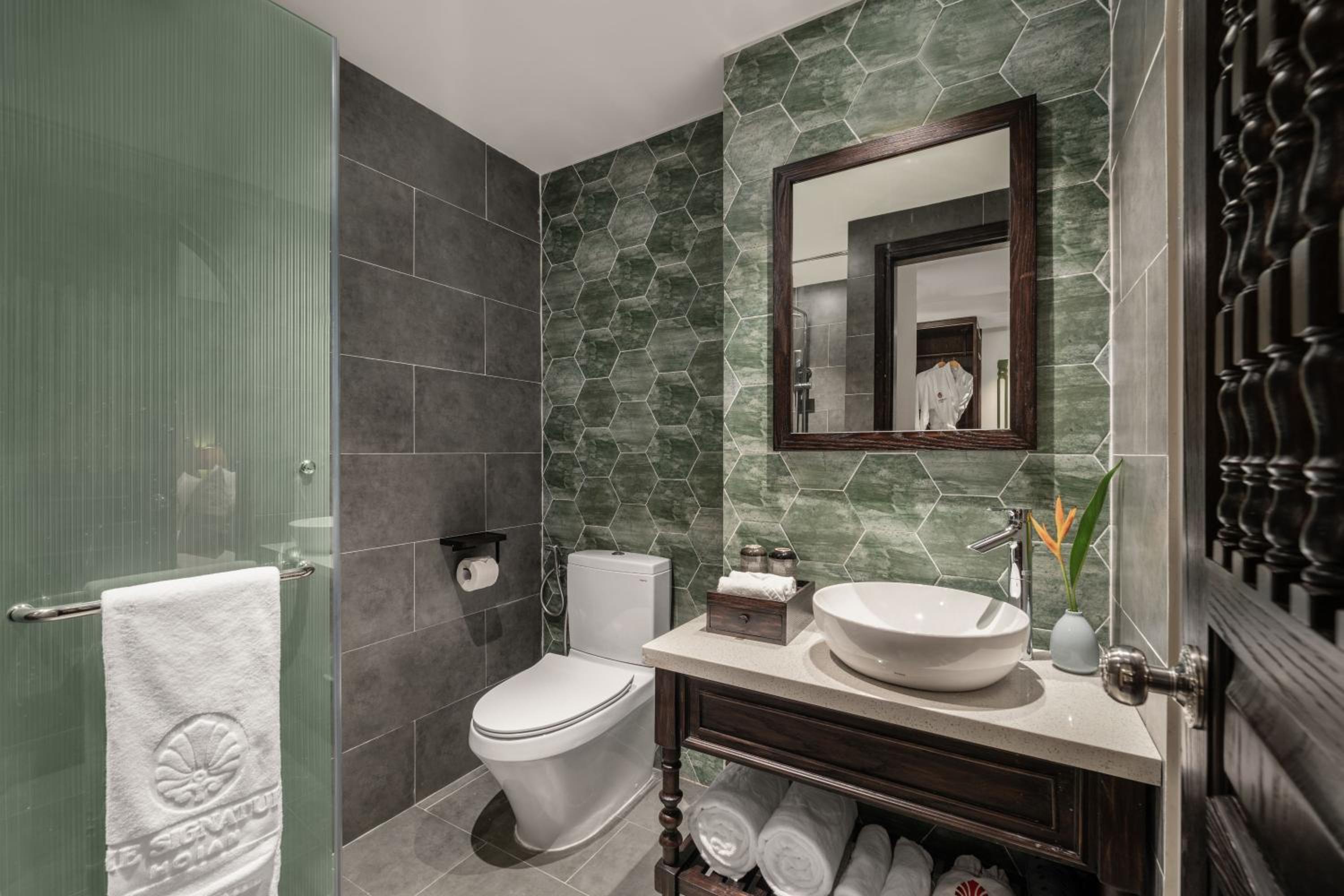 Signature Lantern Room - Photo 5