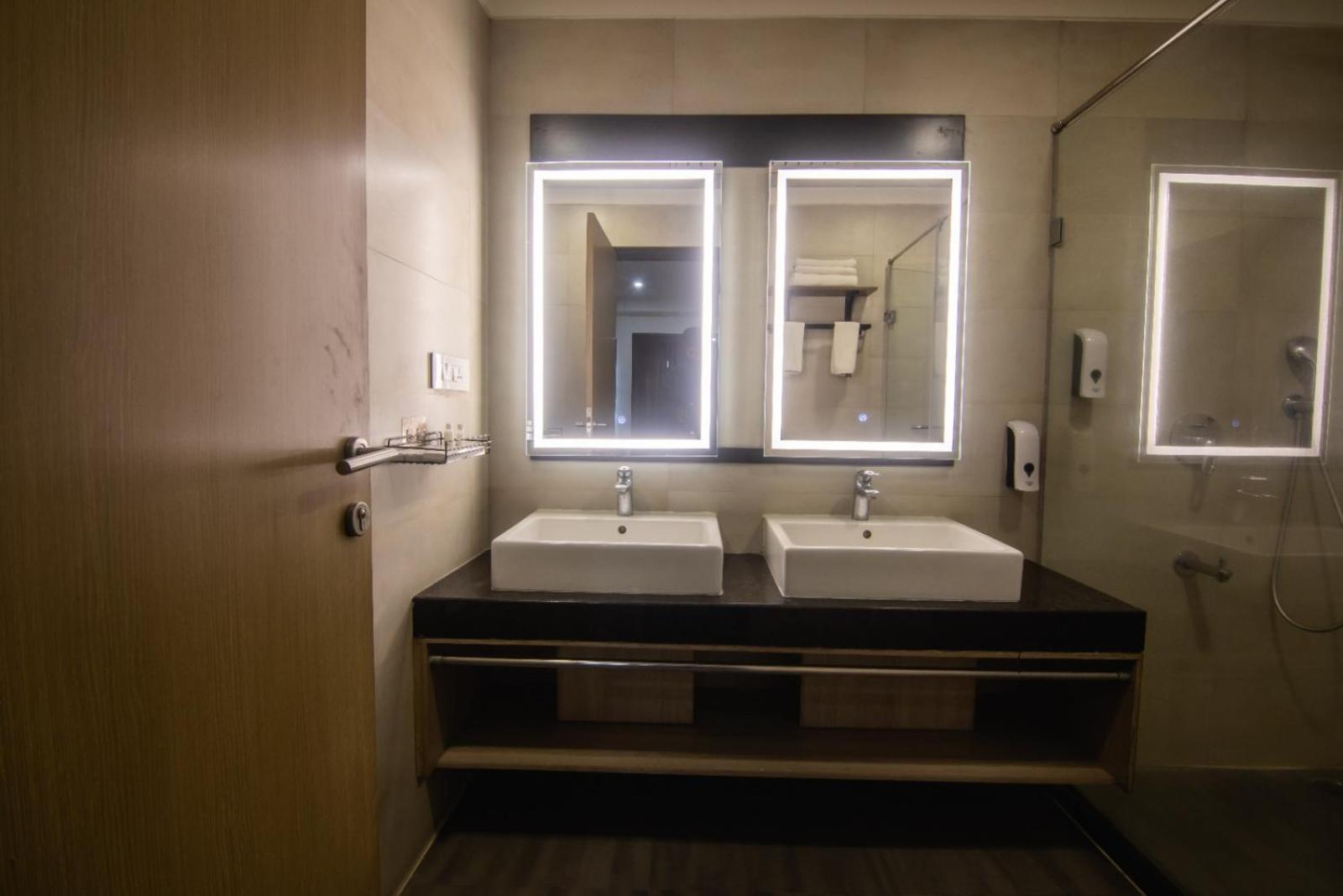 Family Suite - Photo 11