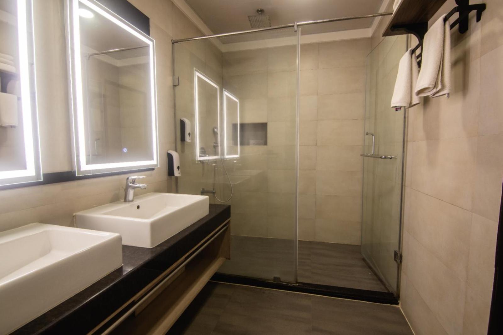 Family Suite - Photo 10