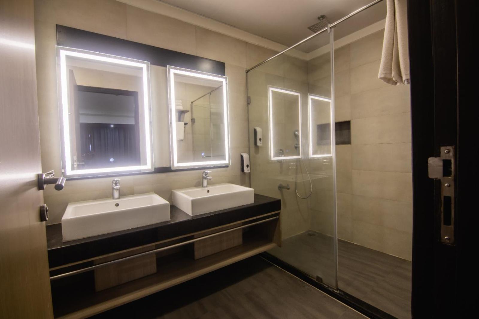 Family Suite - Photo 13