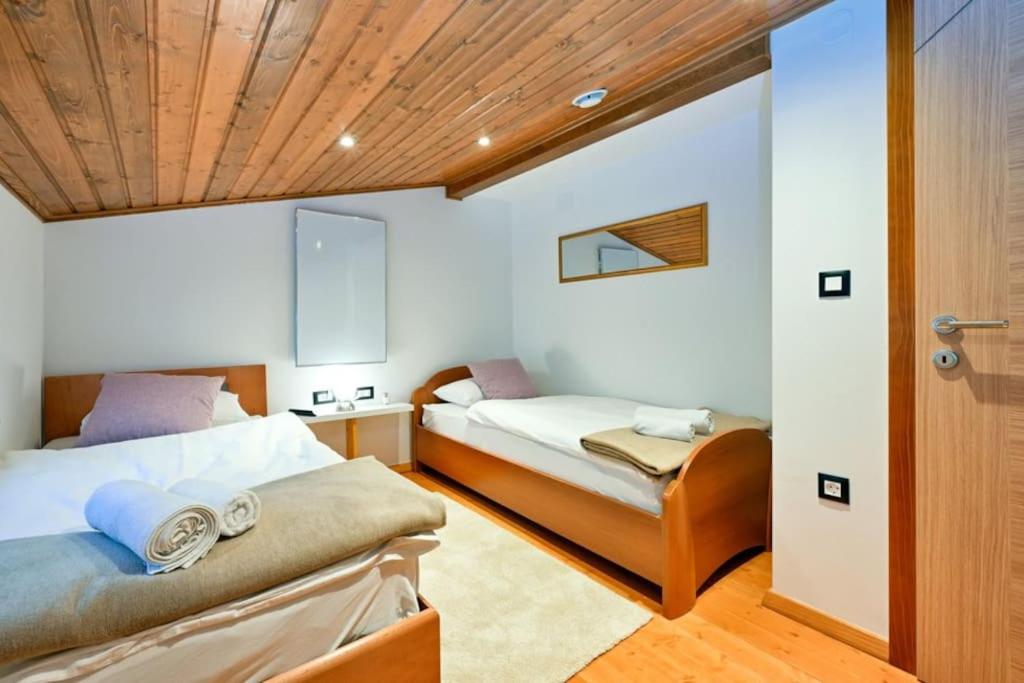 Villa photo 1