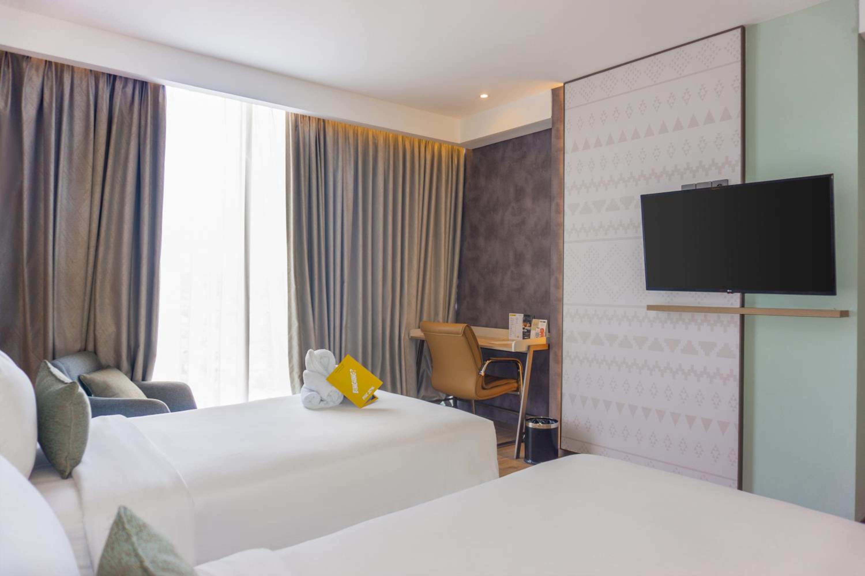 Grand Superior Room - 2 Single Beds - City View - Photo 4