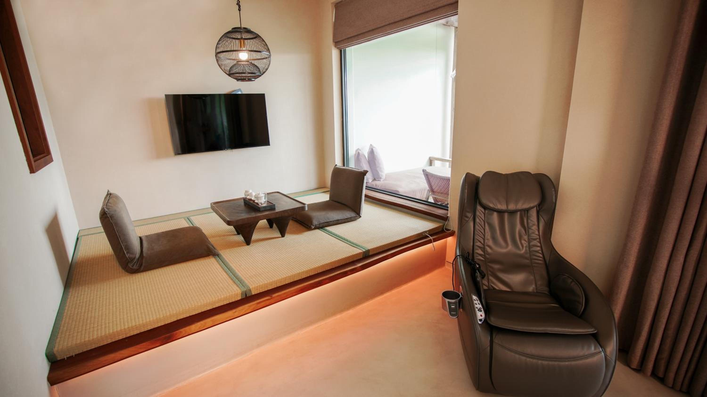 Courtyard King Room photo 3