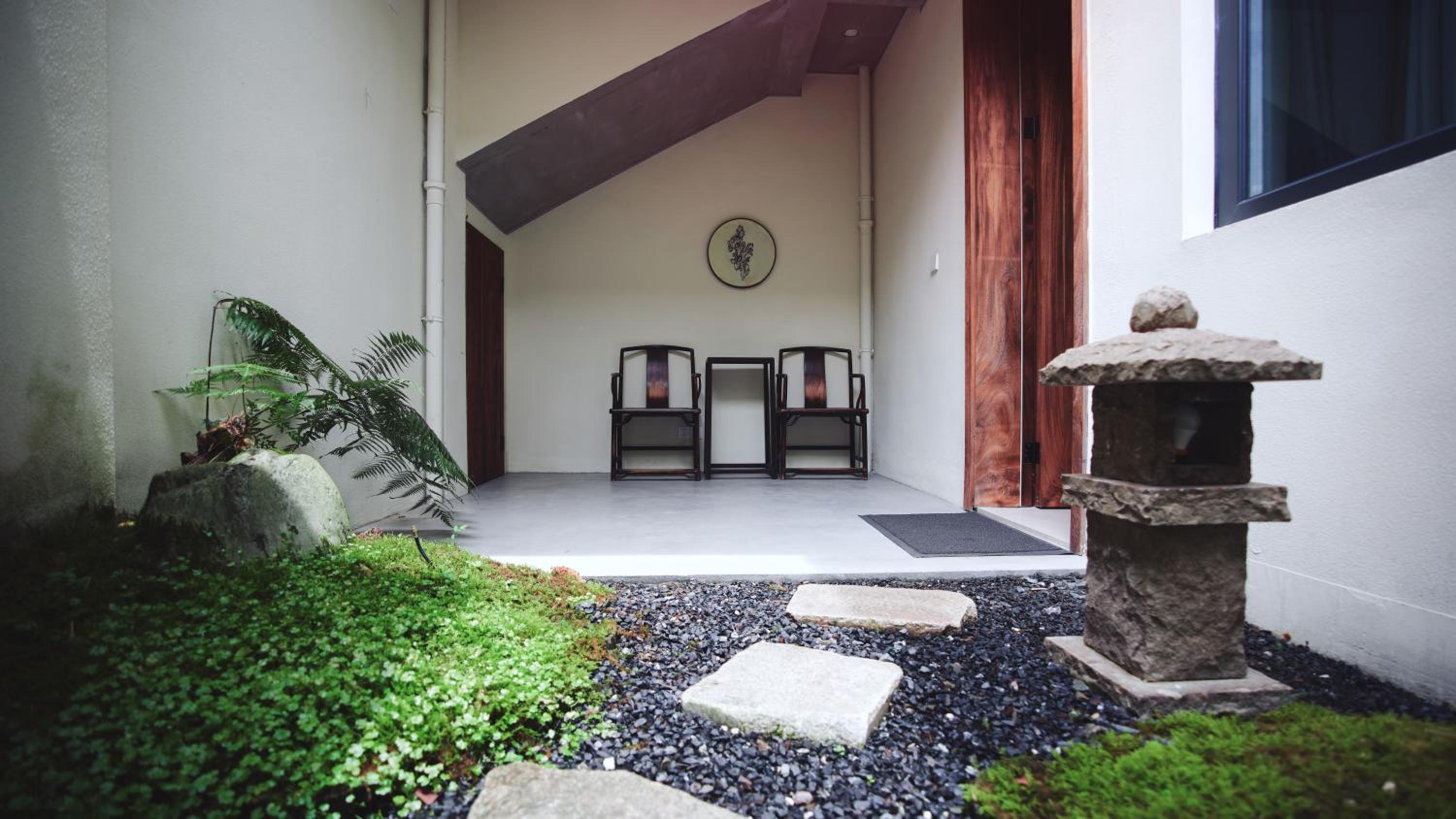 Courtyard King Room photo 2