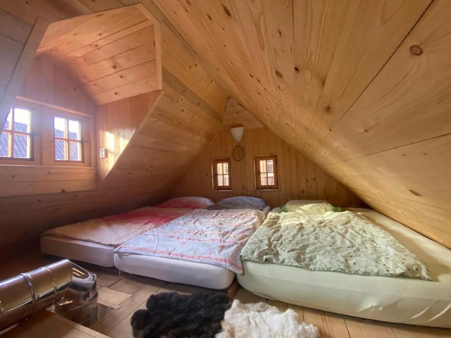 One-Bedroom House photo 1