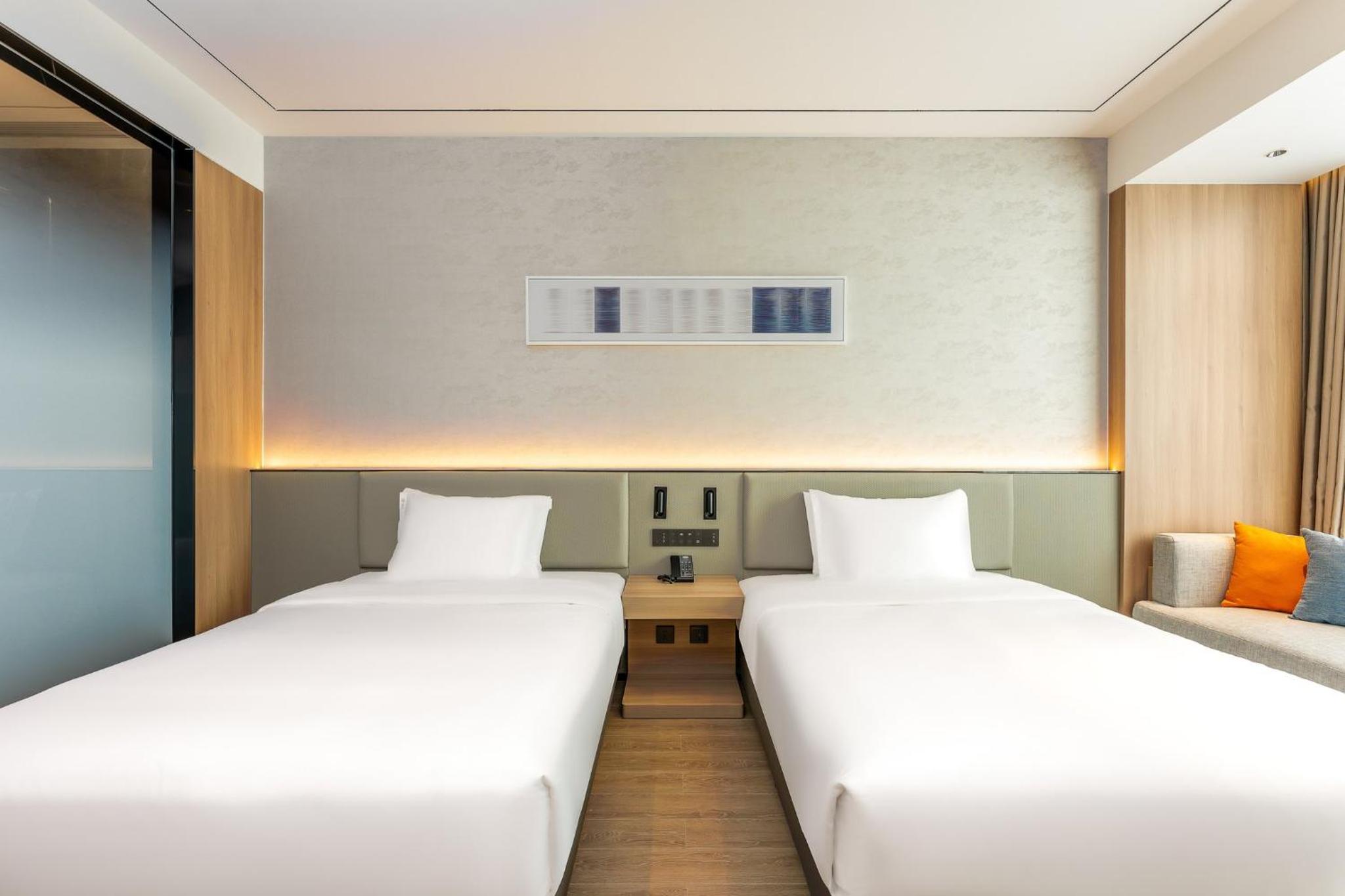 Standard Double Room with Two Double Beds photo 3