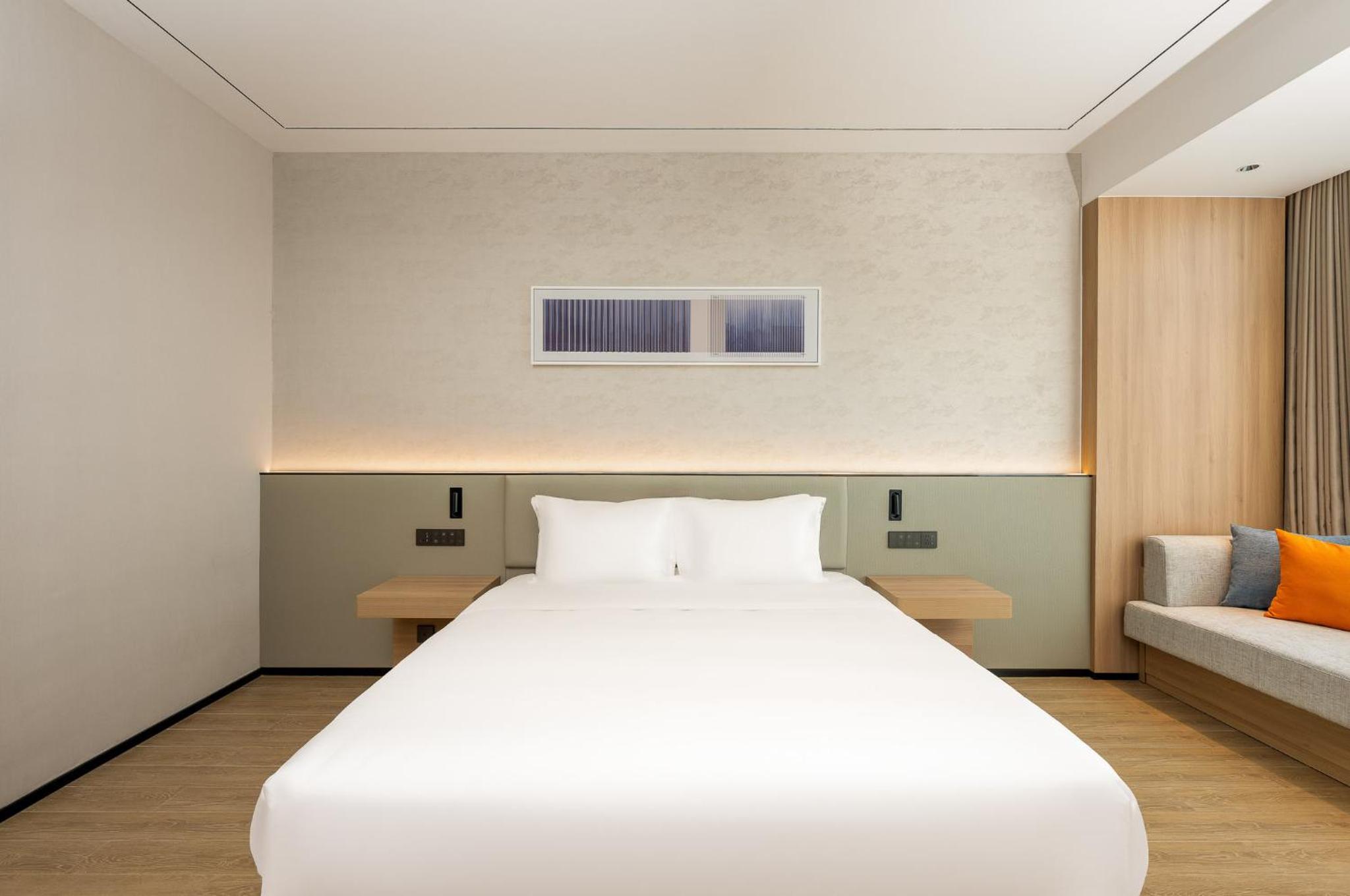 Standard King Room - Accessible