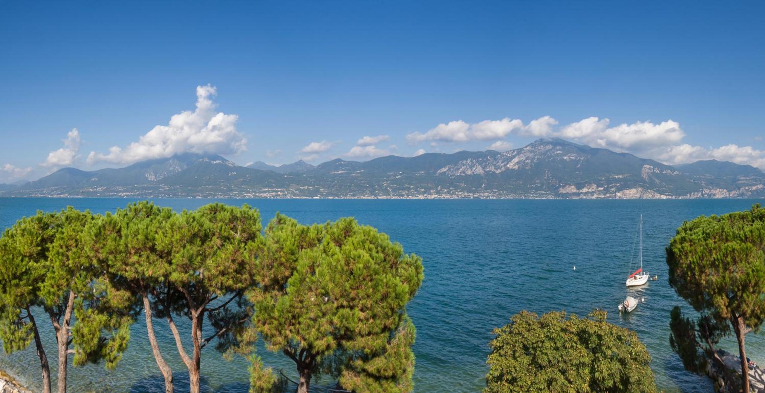 Apartment with Lake View photo 3