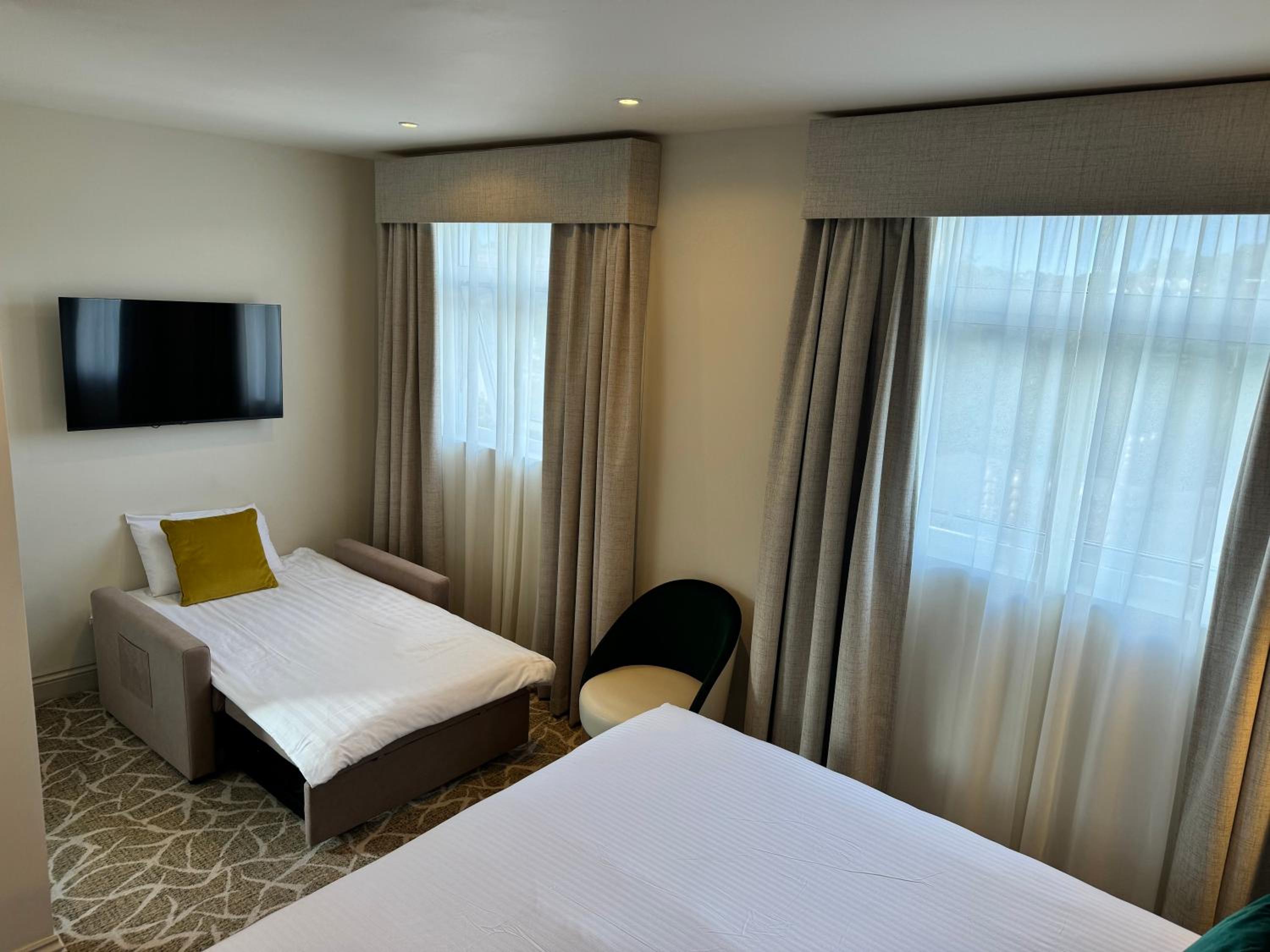 Premier Family 3 Room