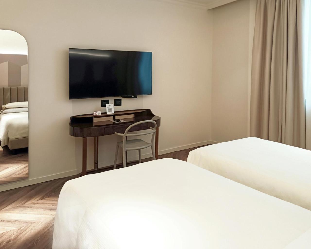 Executive Twin Room - Photo 2