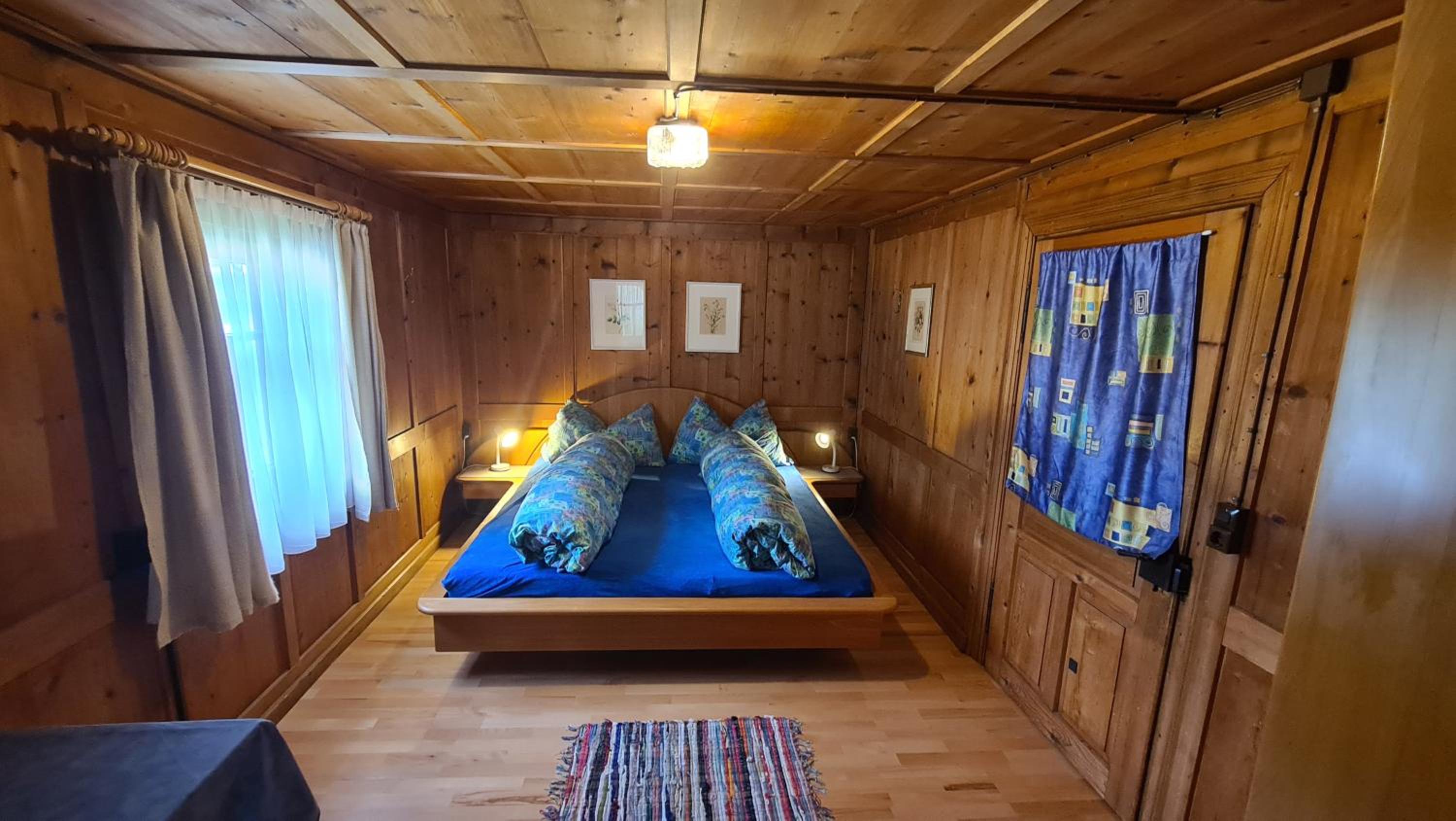 Five-Bedroom House - Photo 30