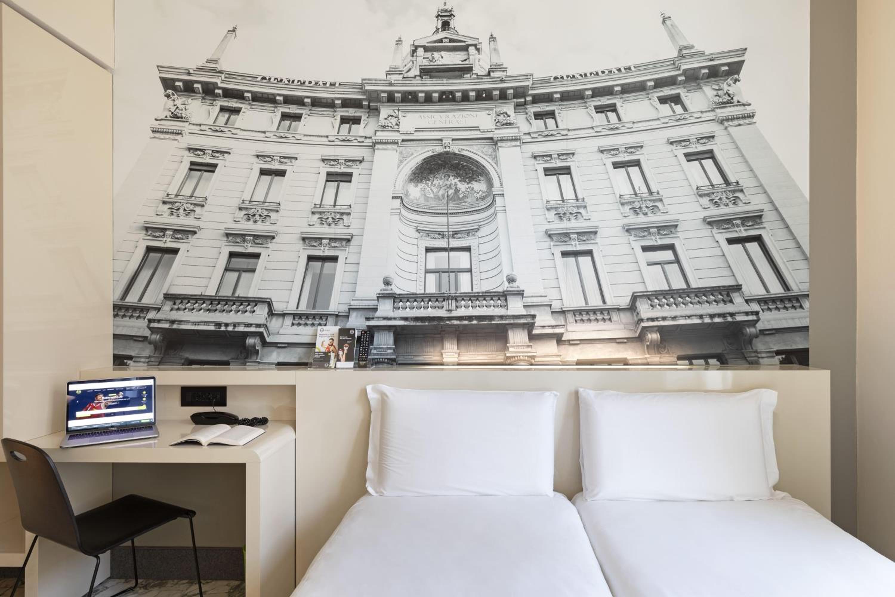 Available room thumbnail 5