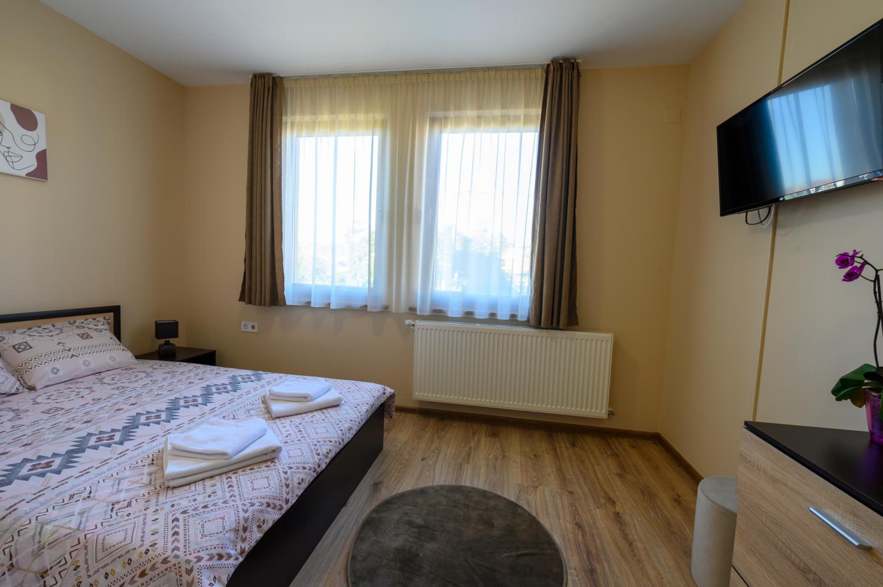 Large Double Room photo 2