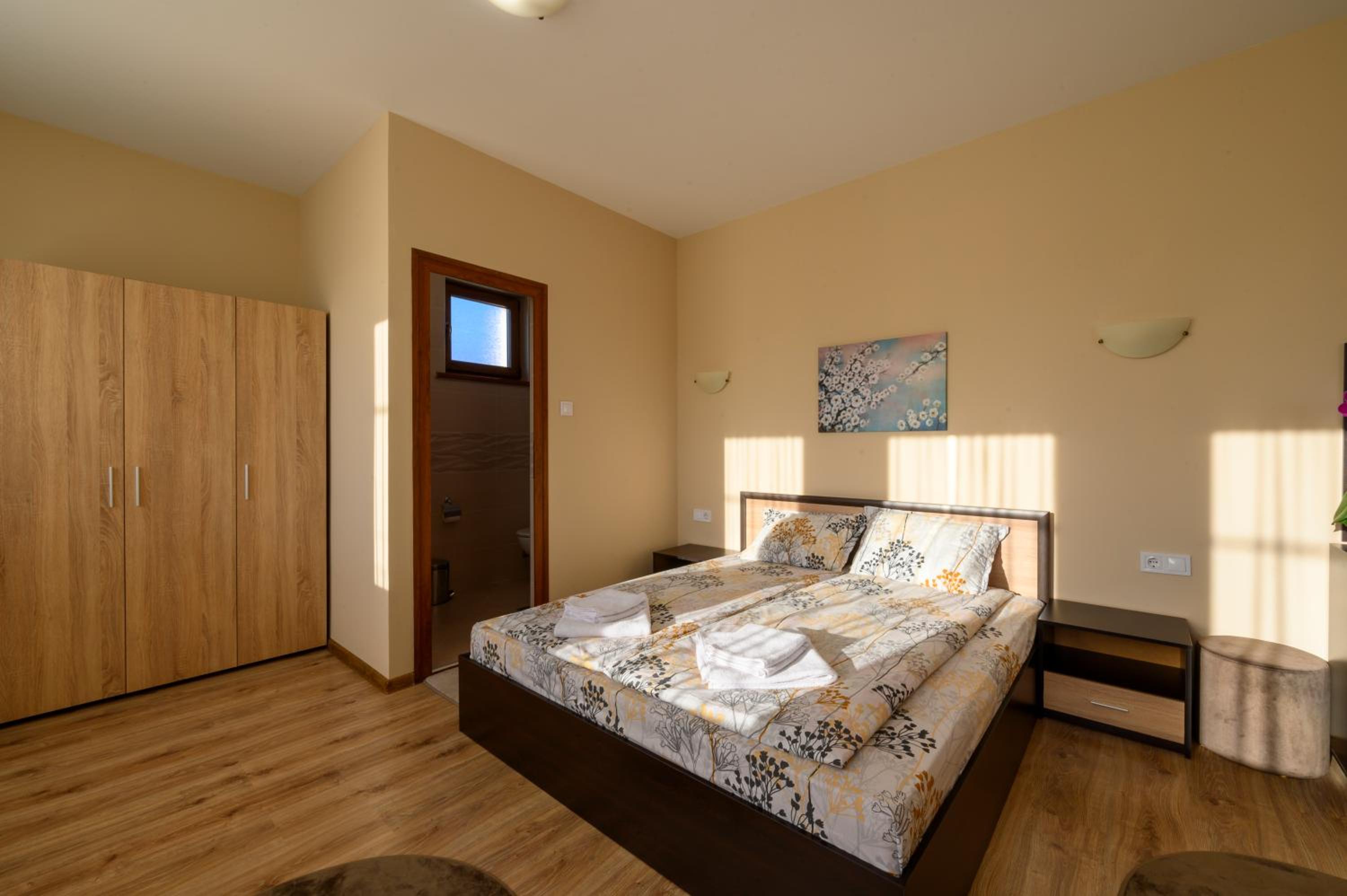 Large Double Room photo 3