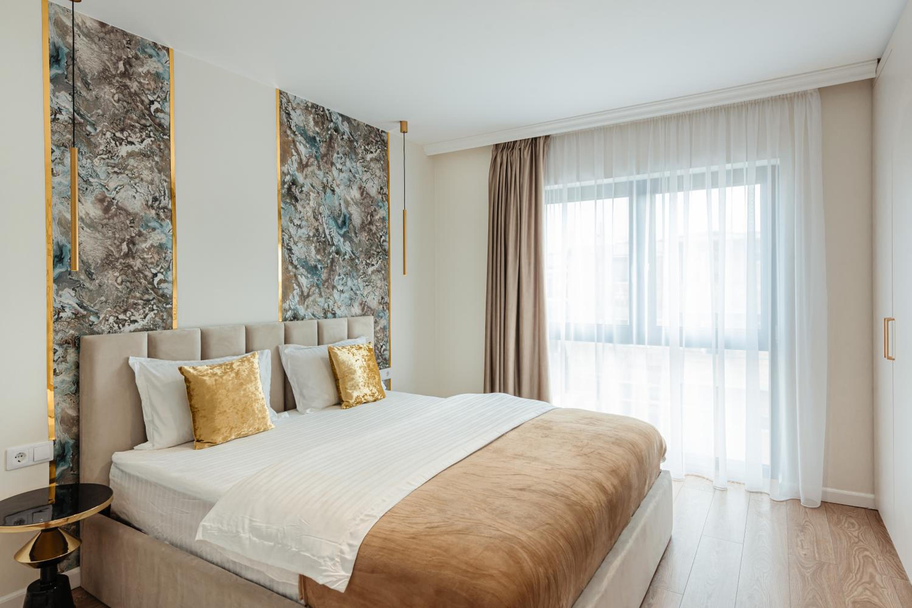 One-Bedroom Apartment with Balcony