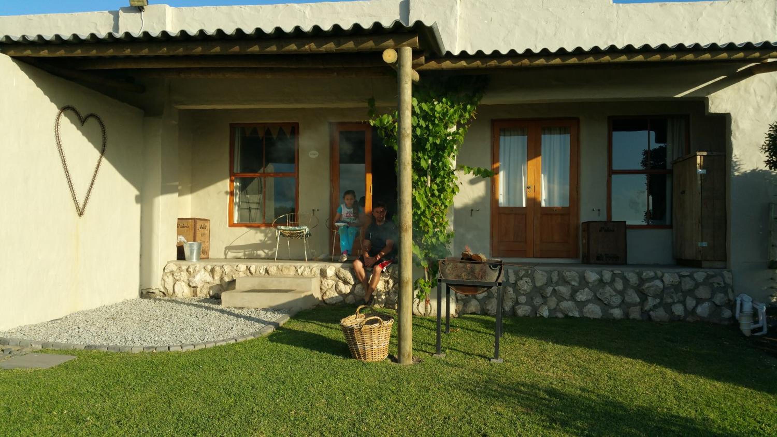 One-Bedroom House - Photo 13