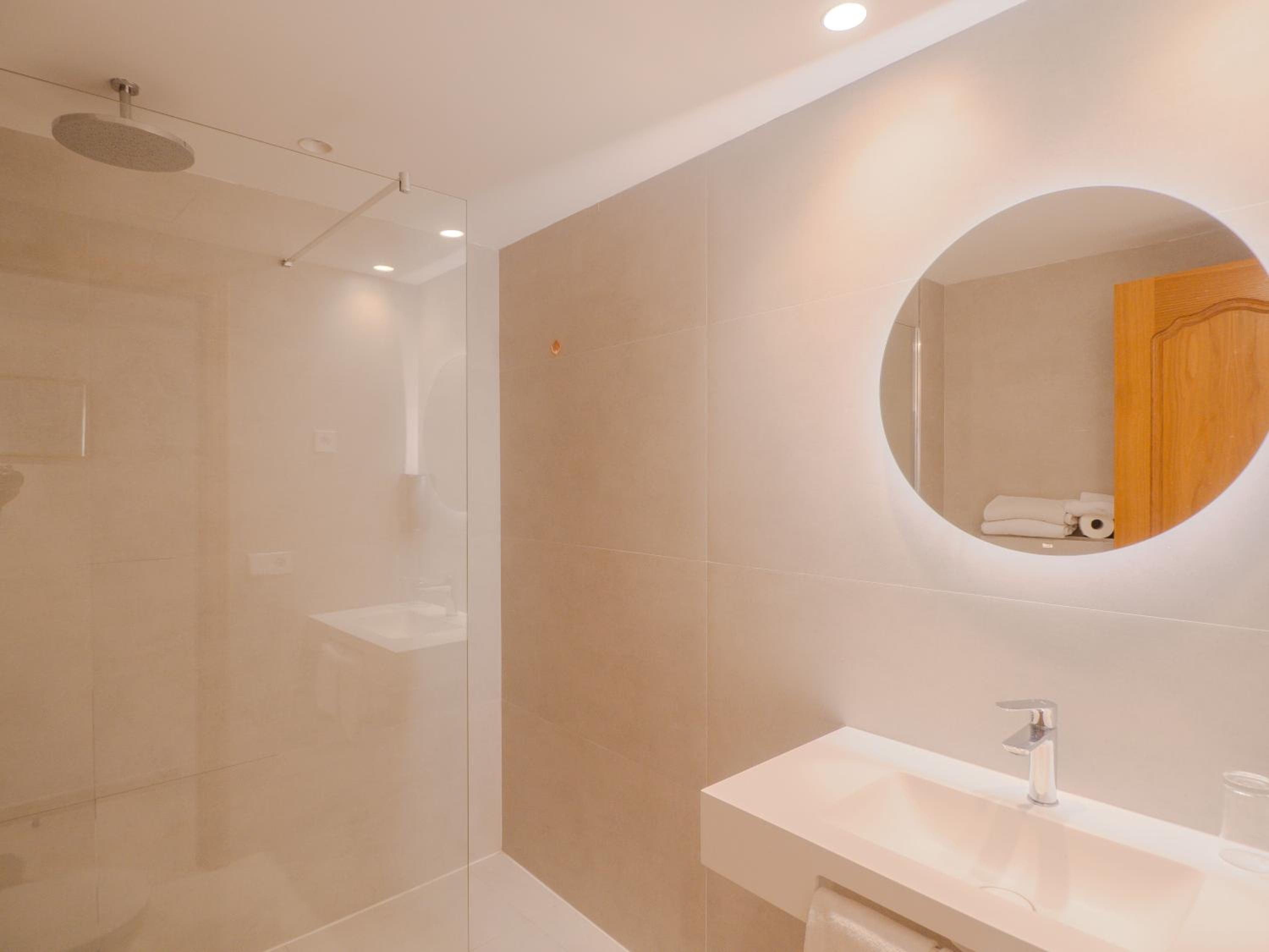 Large Single Room photo 3
