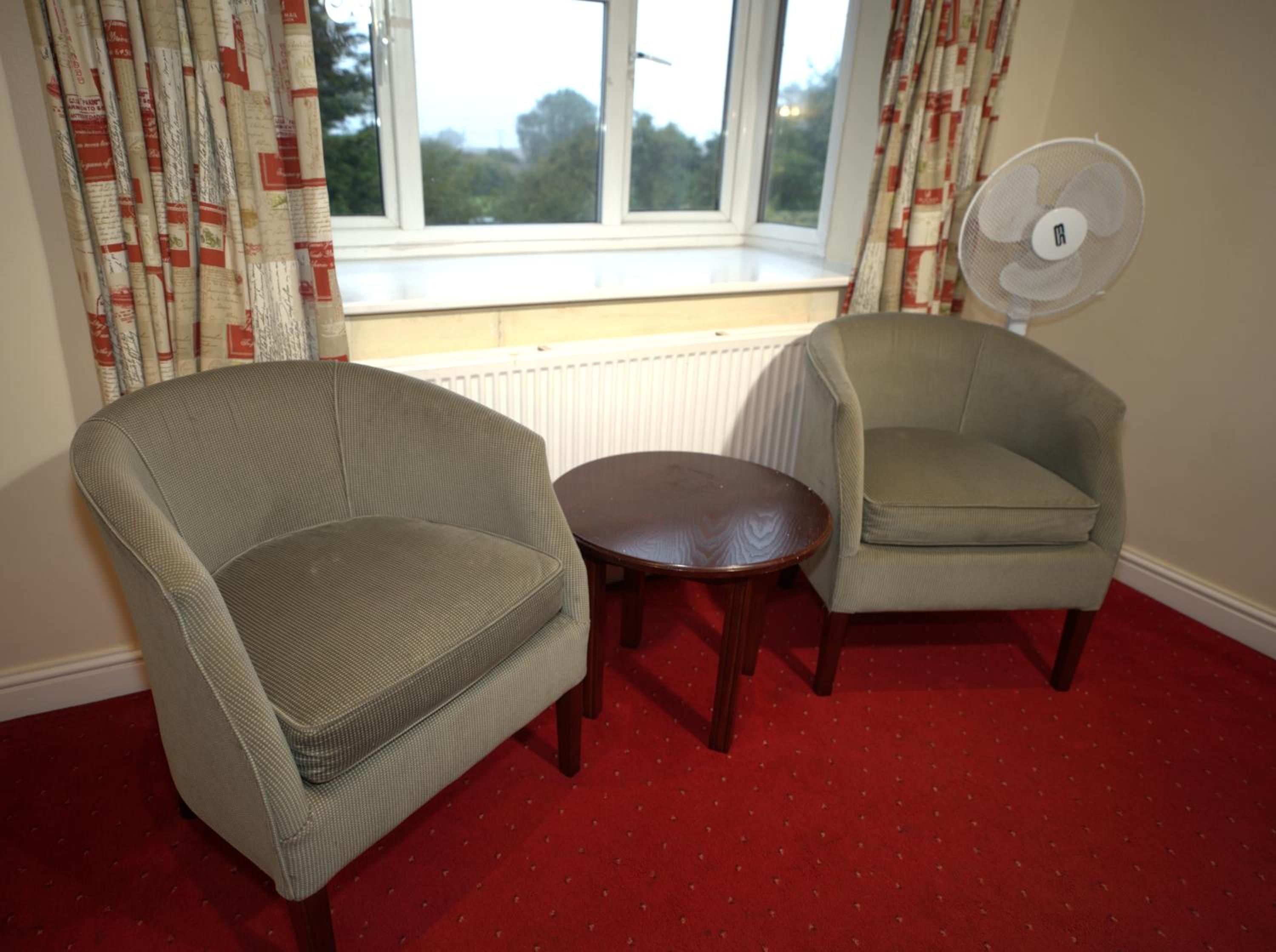 Executive Suite - Photo 6