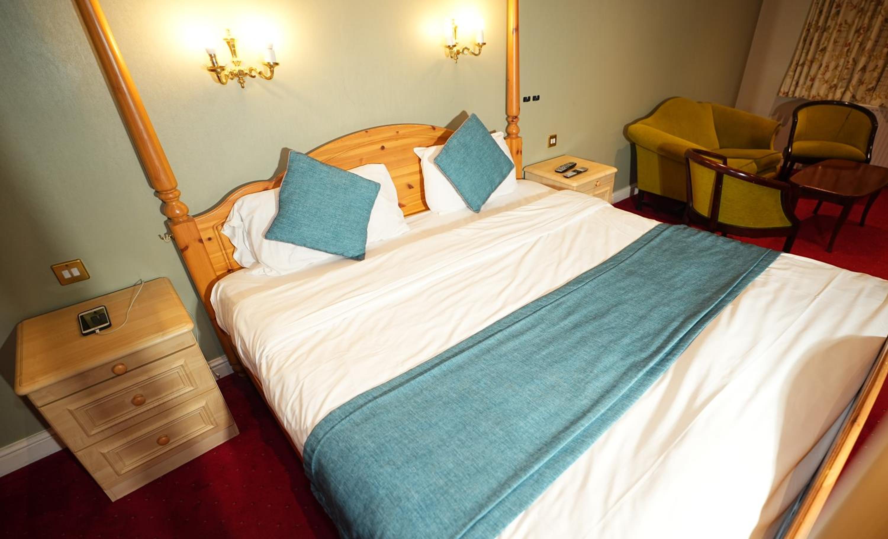 Executive Suite - Photo 11