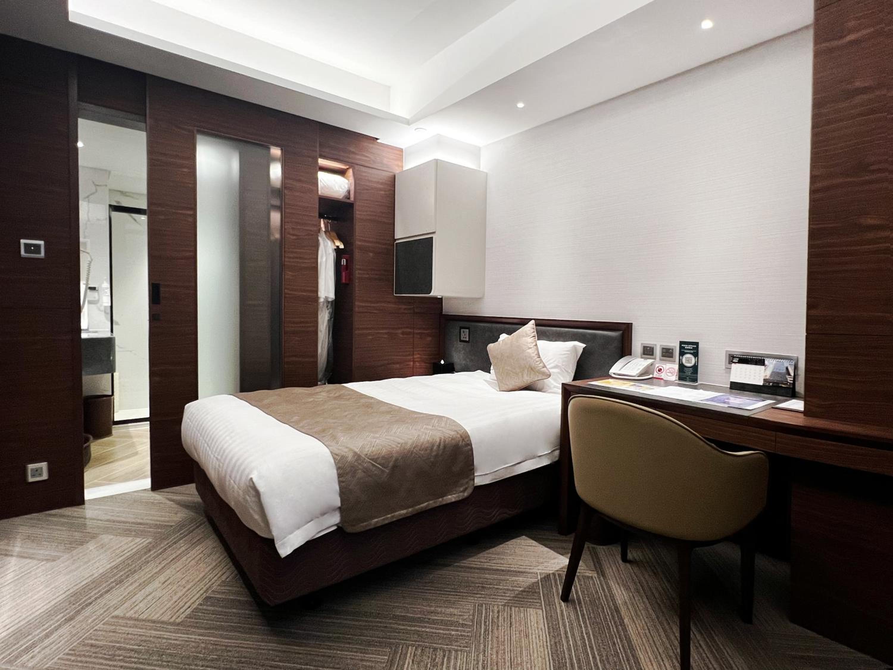 Signature Single Room (Newly Renovated)