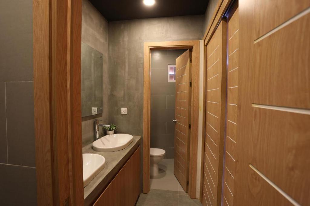 Standard Double Room - Photo 10
