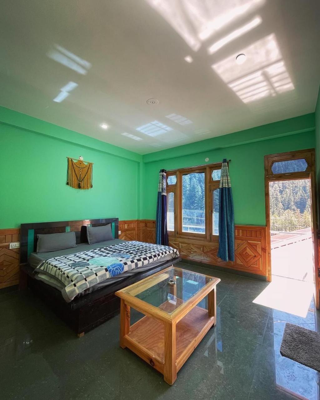 Deluxe Double Room with Balcony photo 1