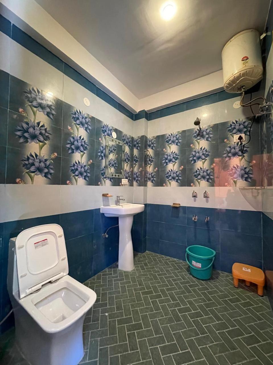 Deluxe Double Room with Balcony photo 2