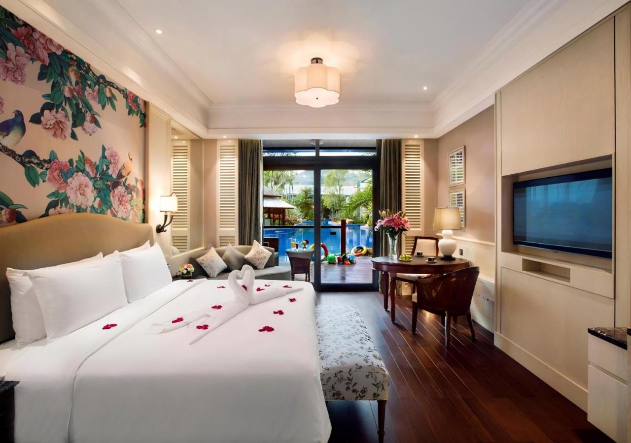 King Room with Pool View - Photo 1