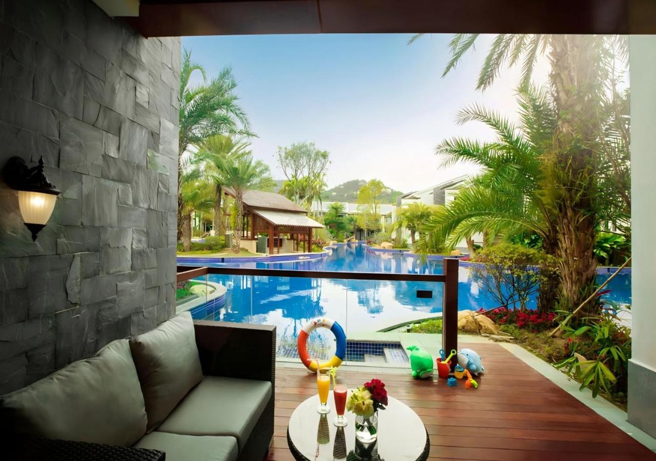King Room with Pool View - Photo 5