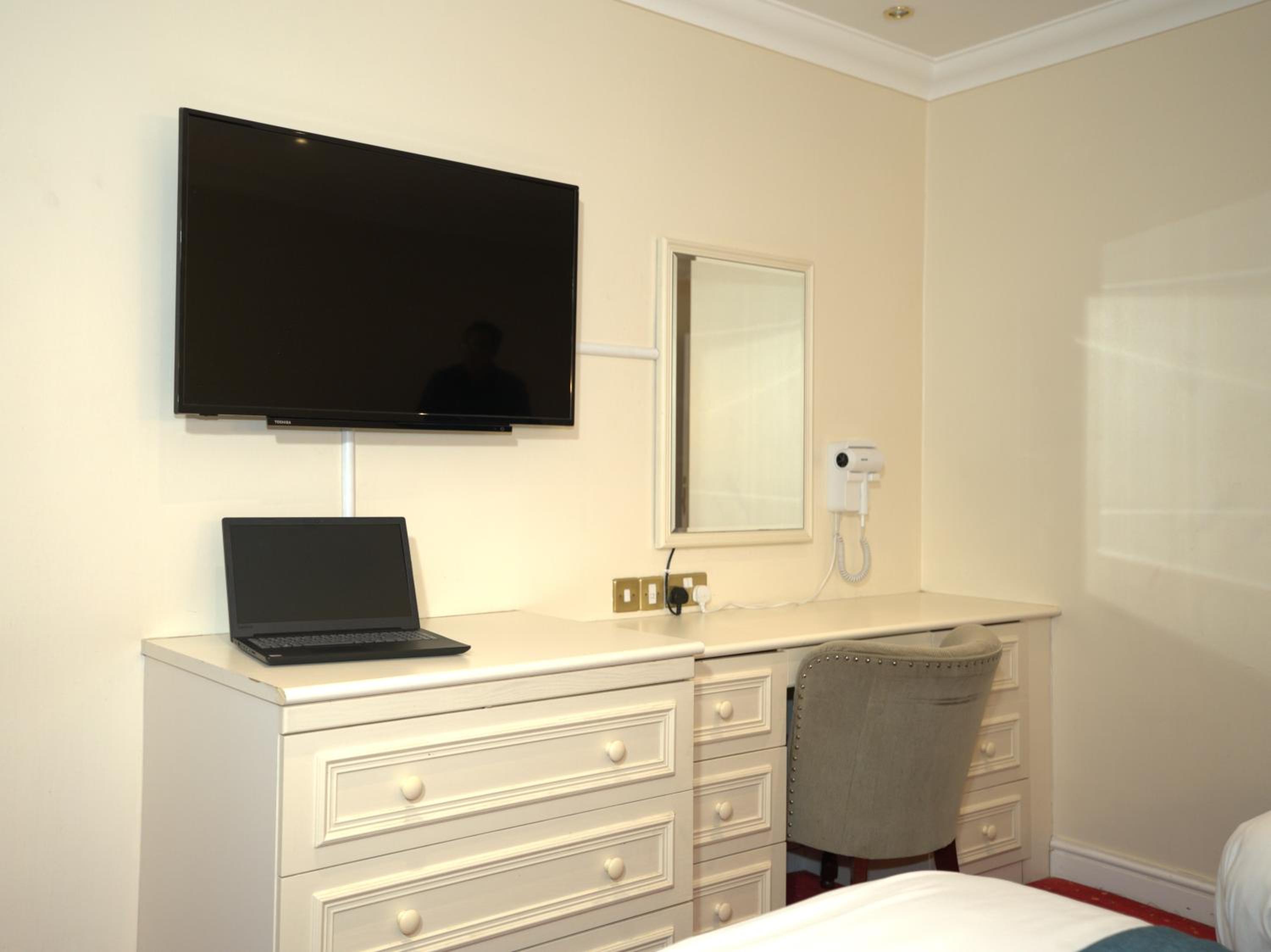 Deluxe King Room - Photo 3