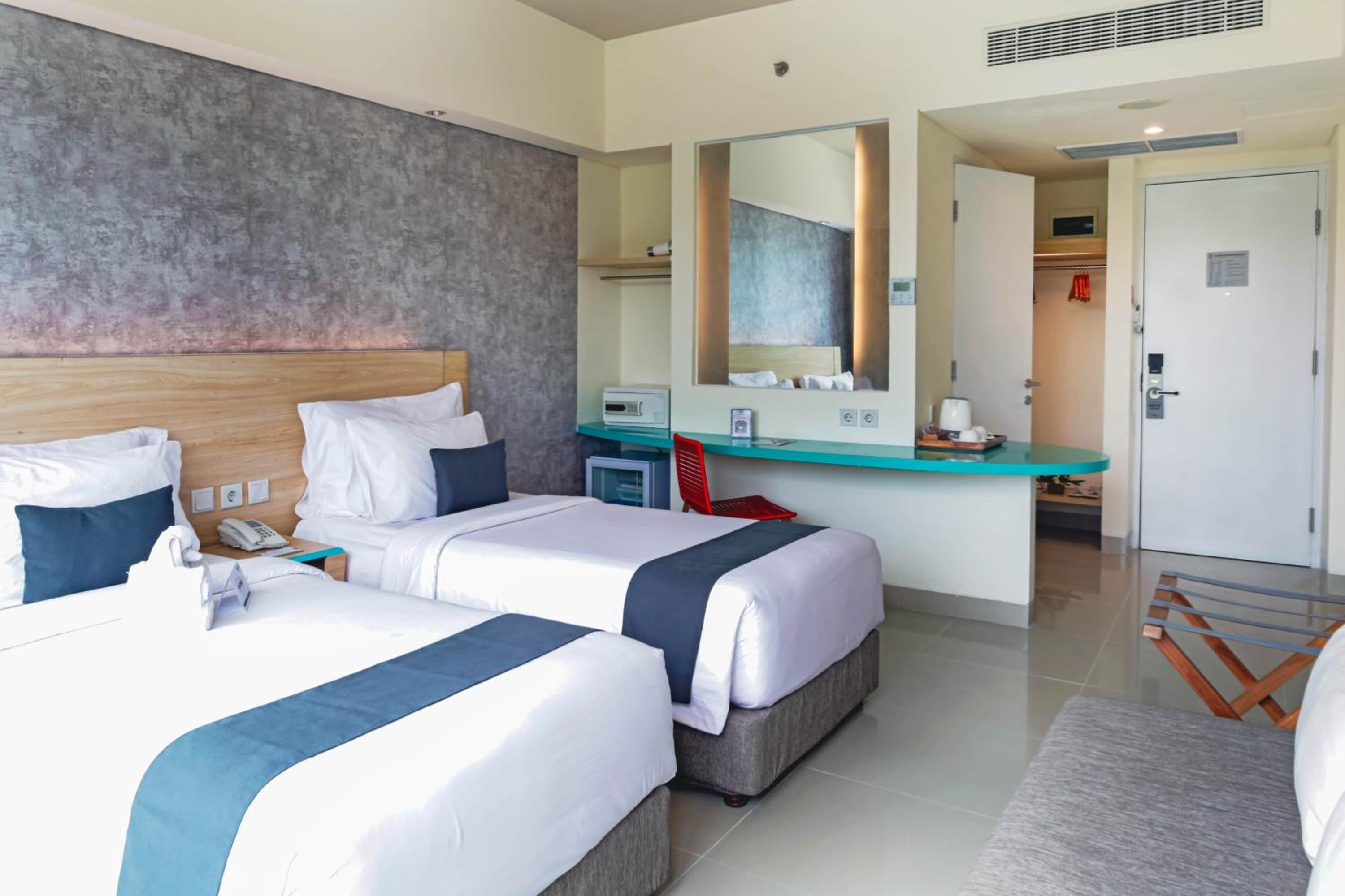 Deluxe Courtyard Twin