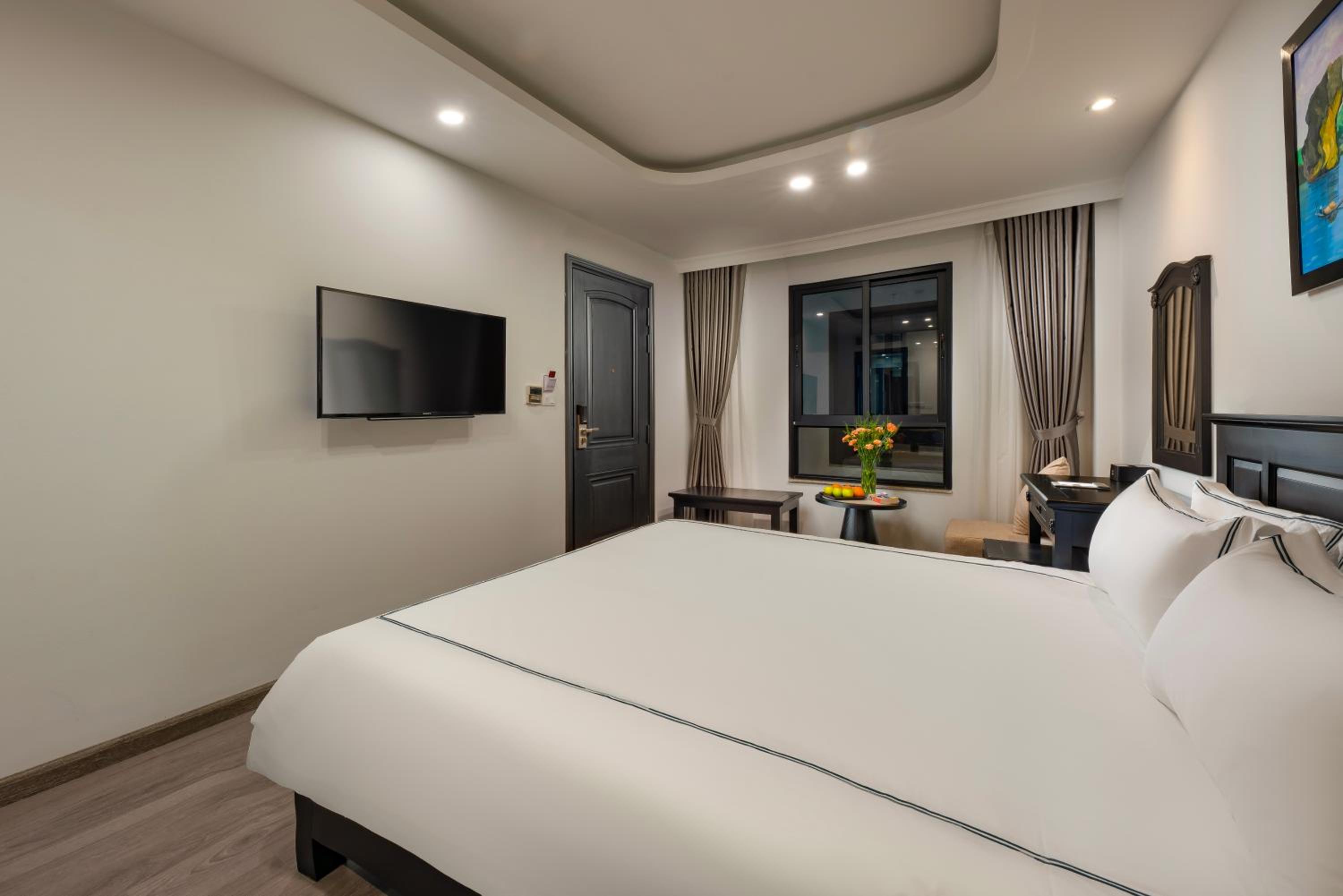 Deluxe Double or Twin Room with Inner Window photo 2