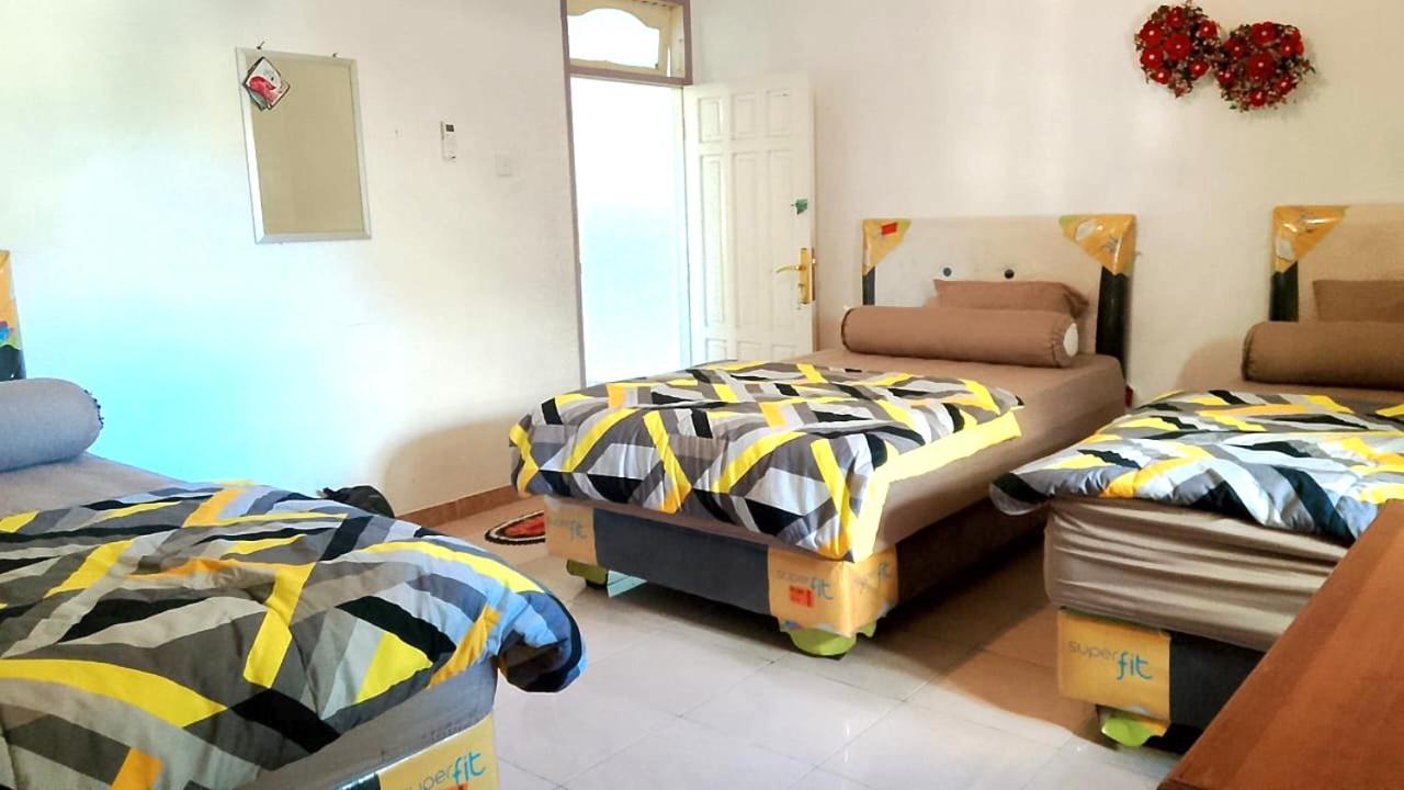 Triple Room with Private Bathroom photo 2