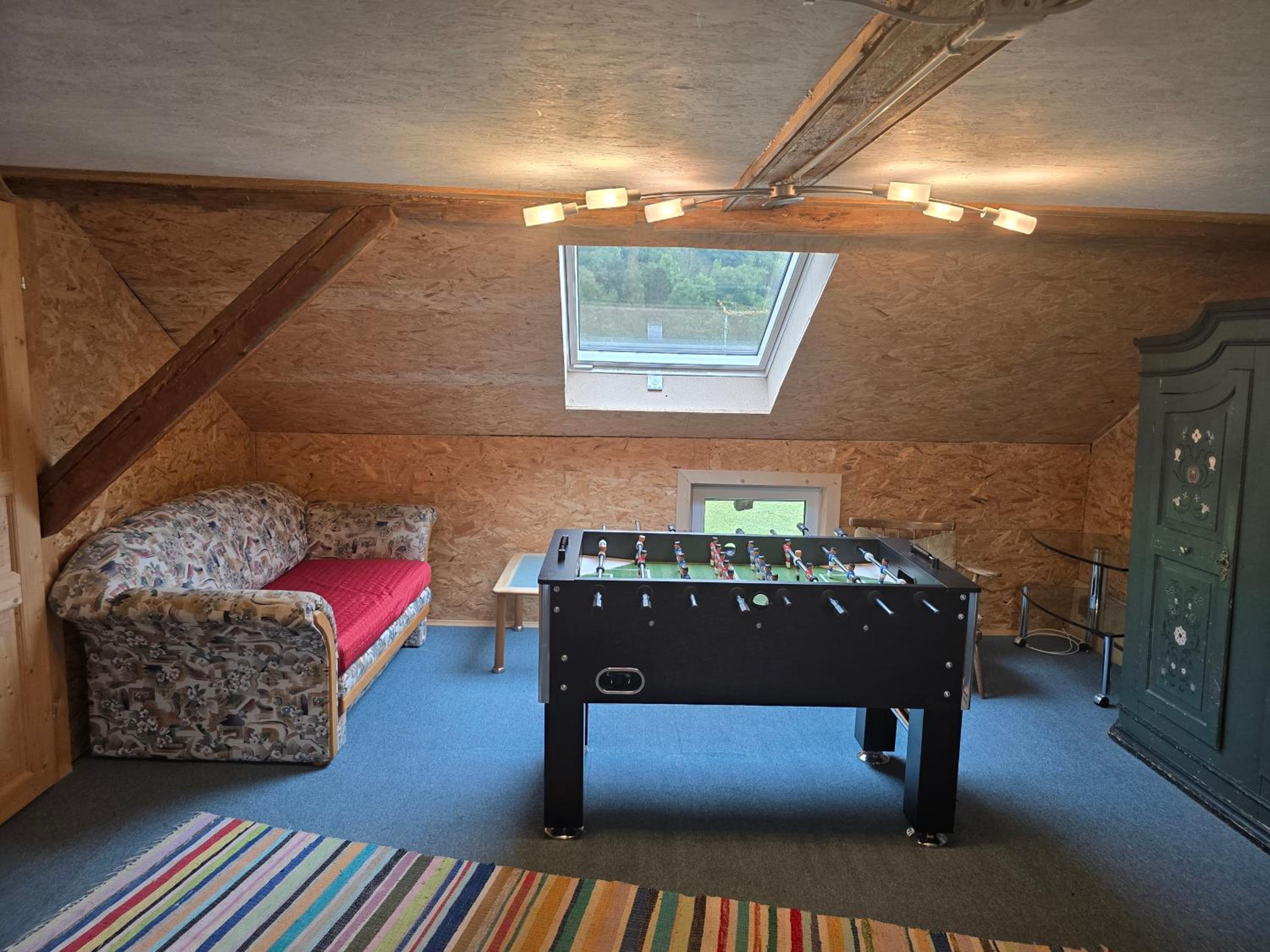 Five-Bedroom House - Photo 8