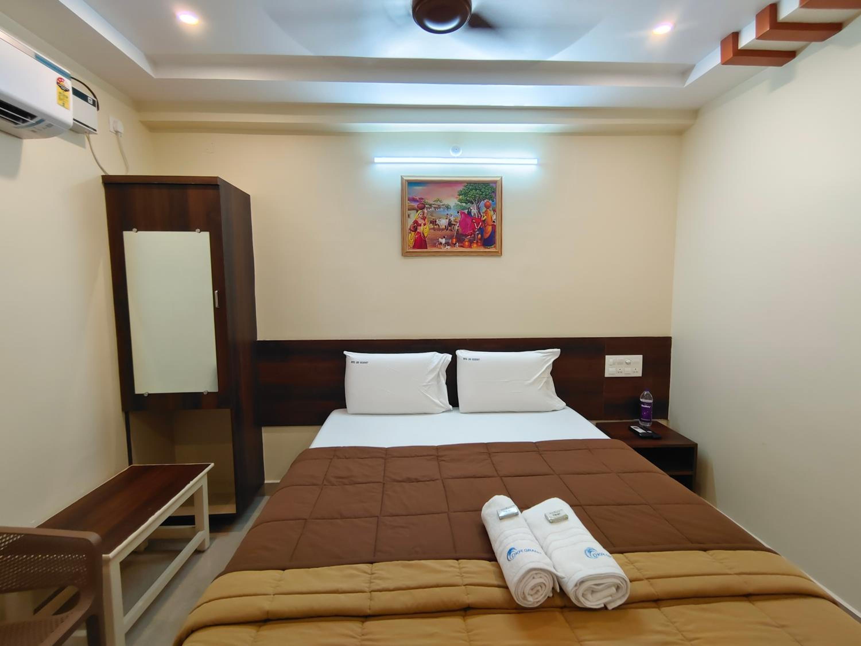 Deluxe Room - Photo 2
