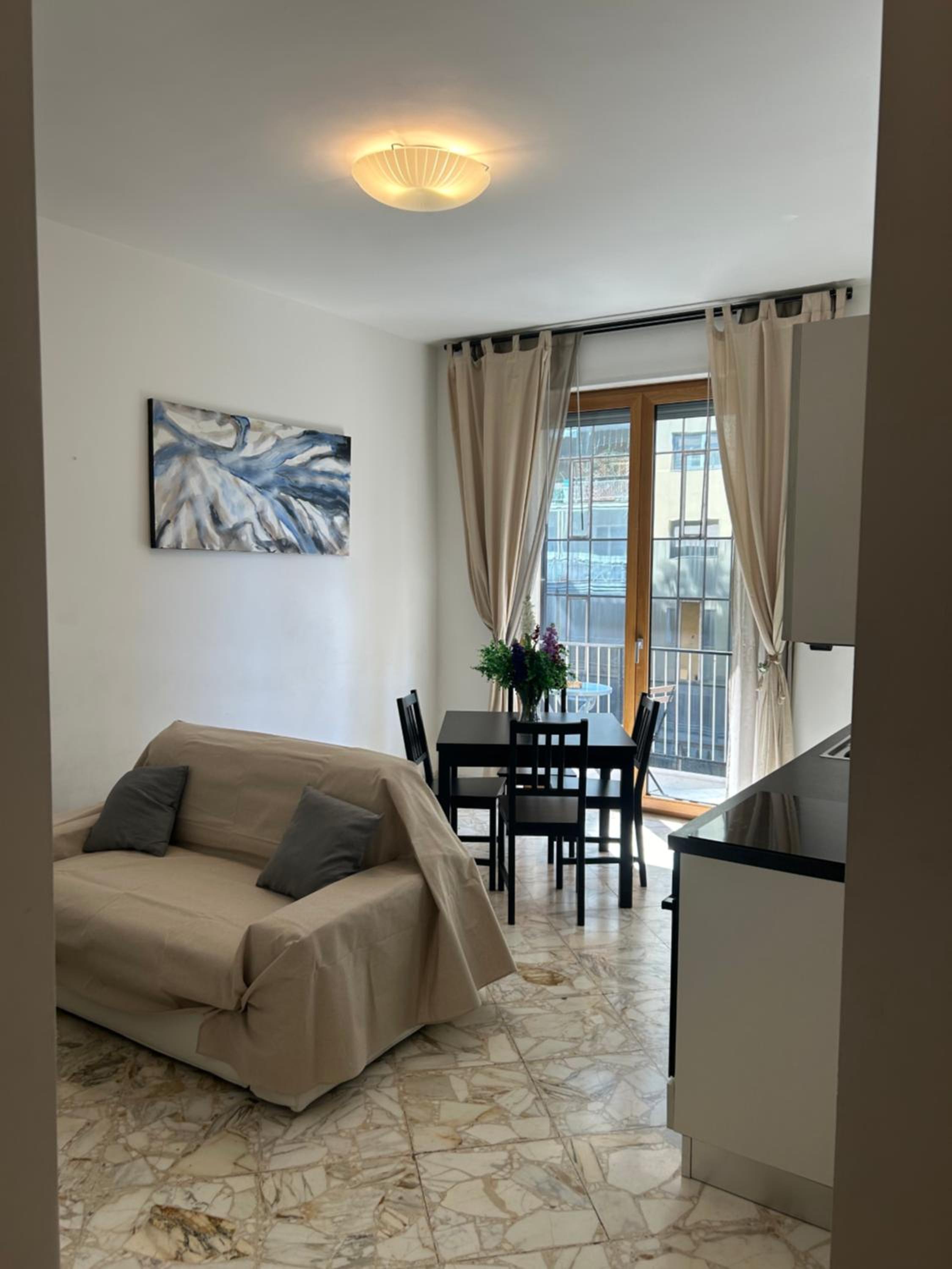 One-Bedroom Apartment