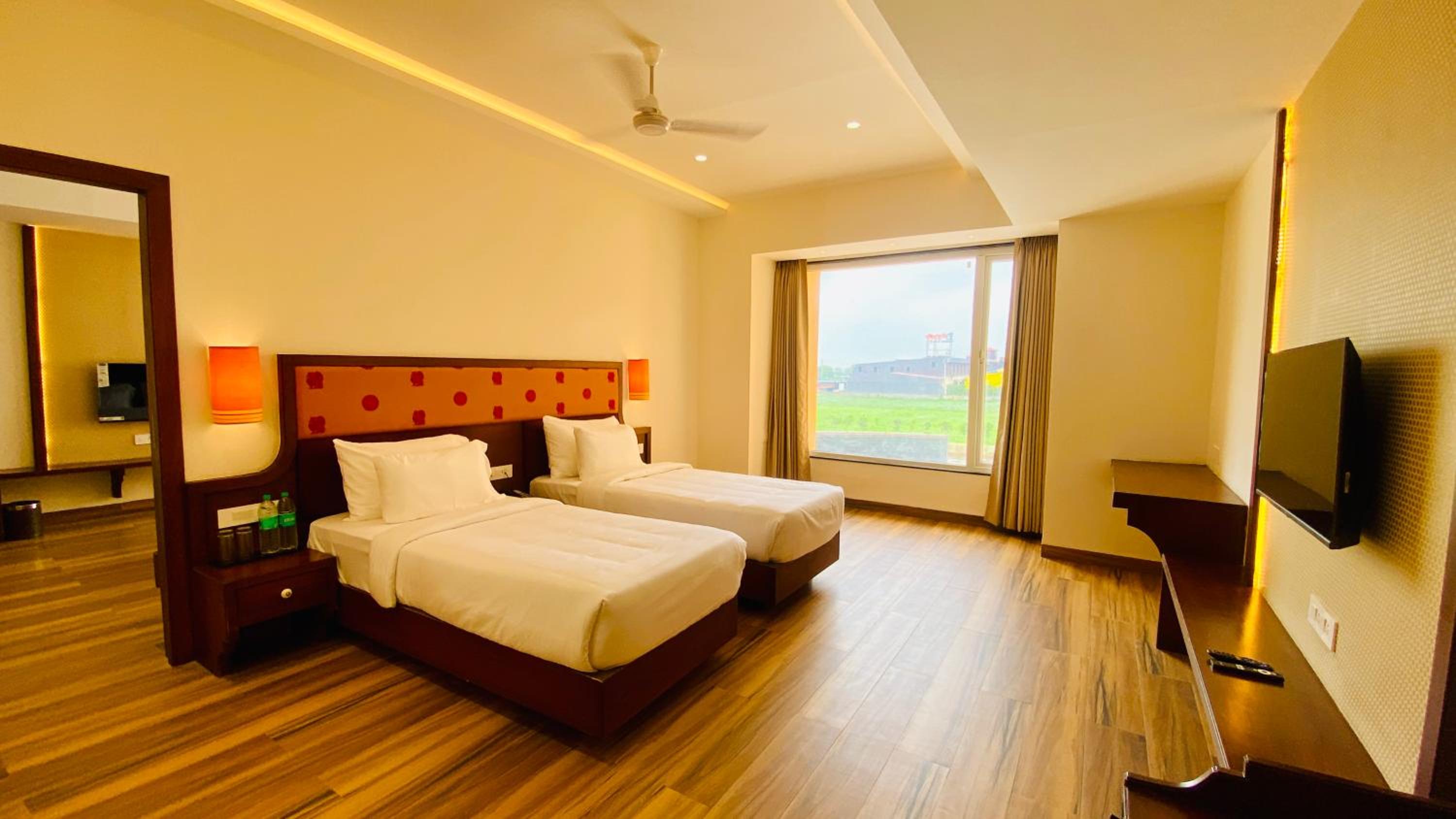 Quadruple Room with Private Bathroom - Photo 5