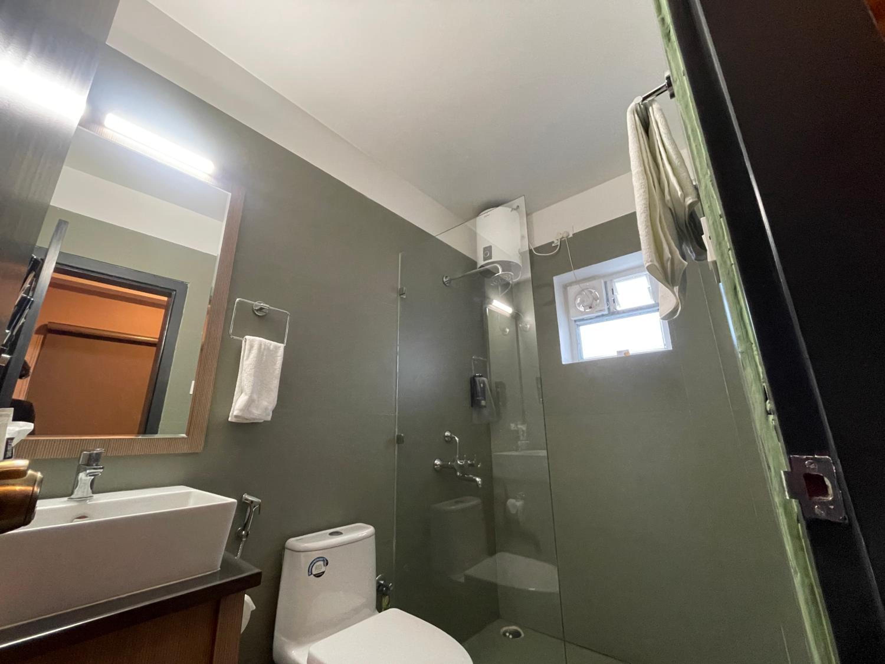 Deluxe Double Room with Balcony photo 2