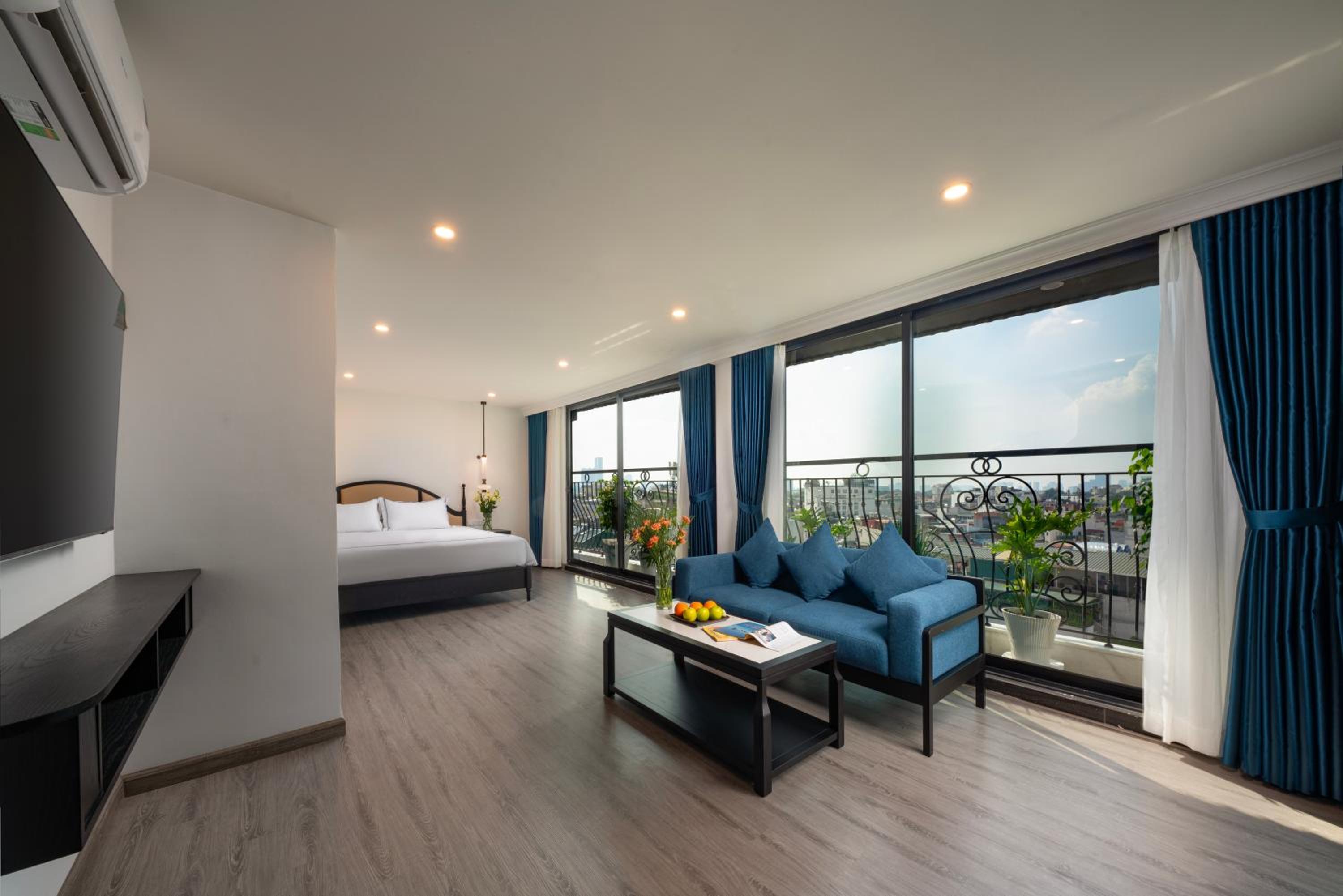 Suite with Terrace photo 3