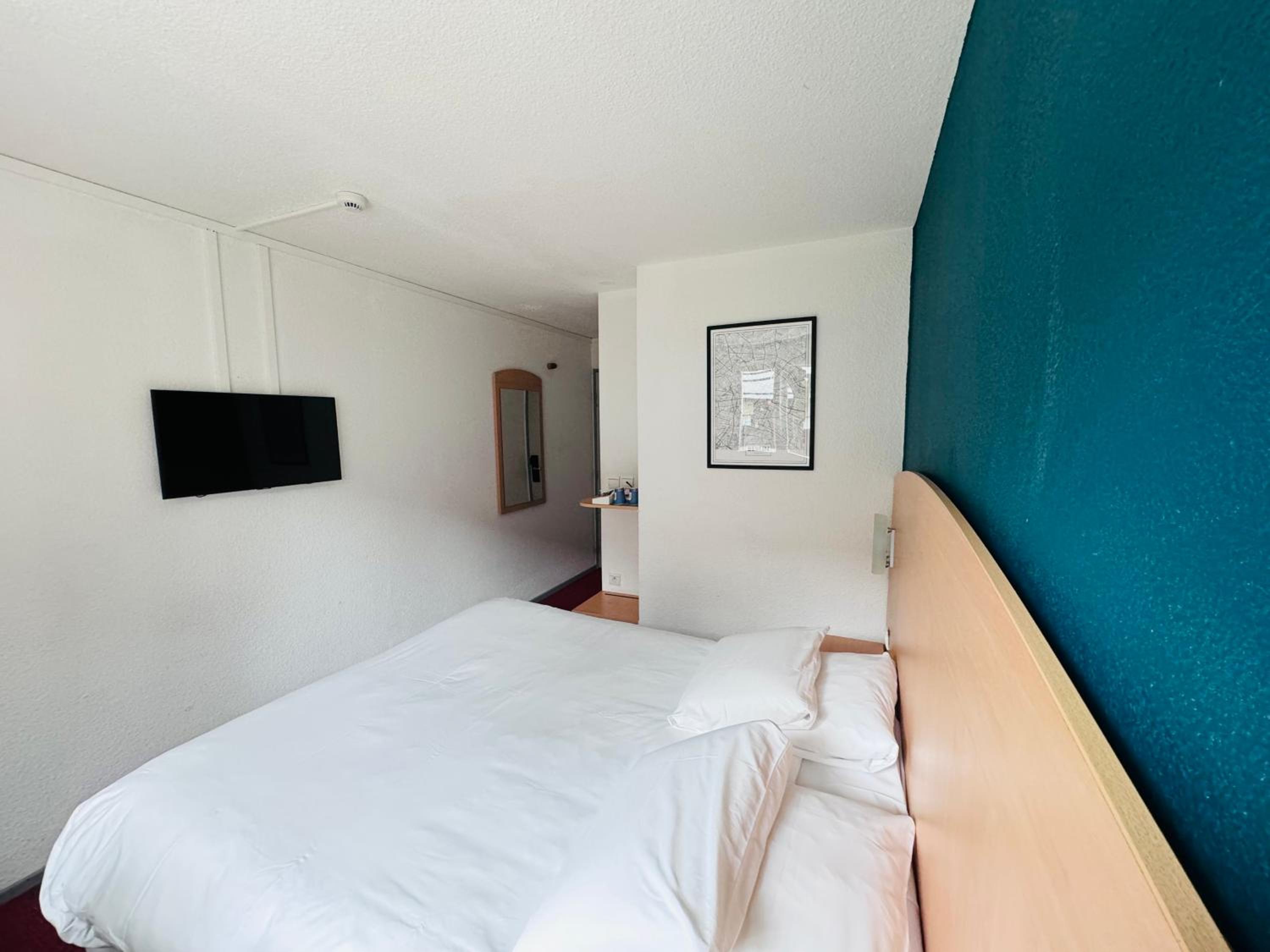 Double Room - Photo 7