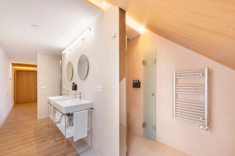 Deluxe Double Room - Photo 7