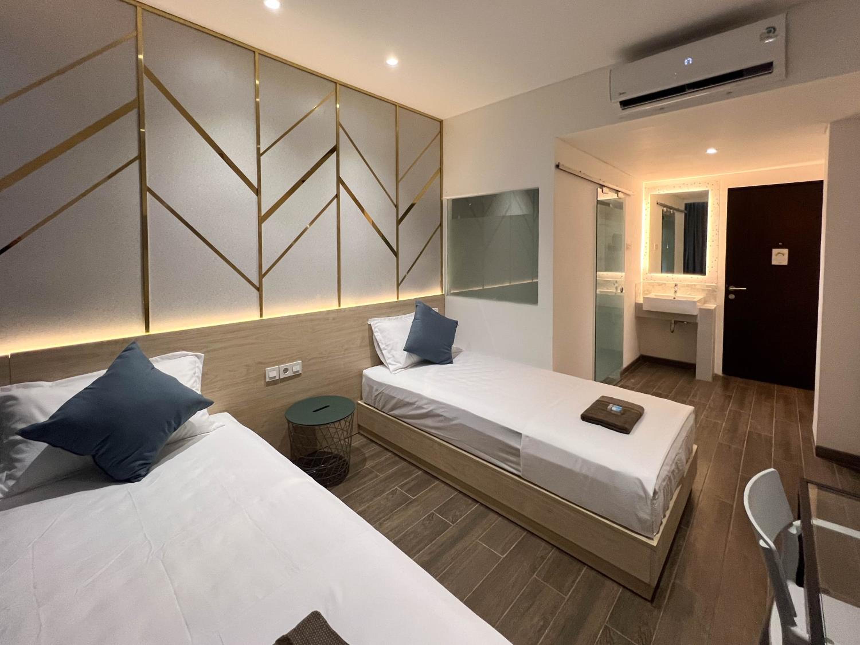 Deluxe Twin Room - Photo 5